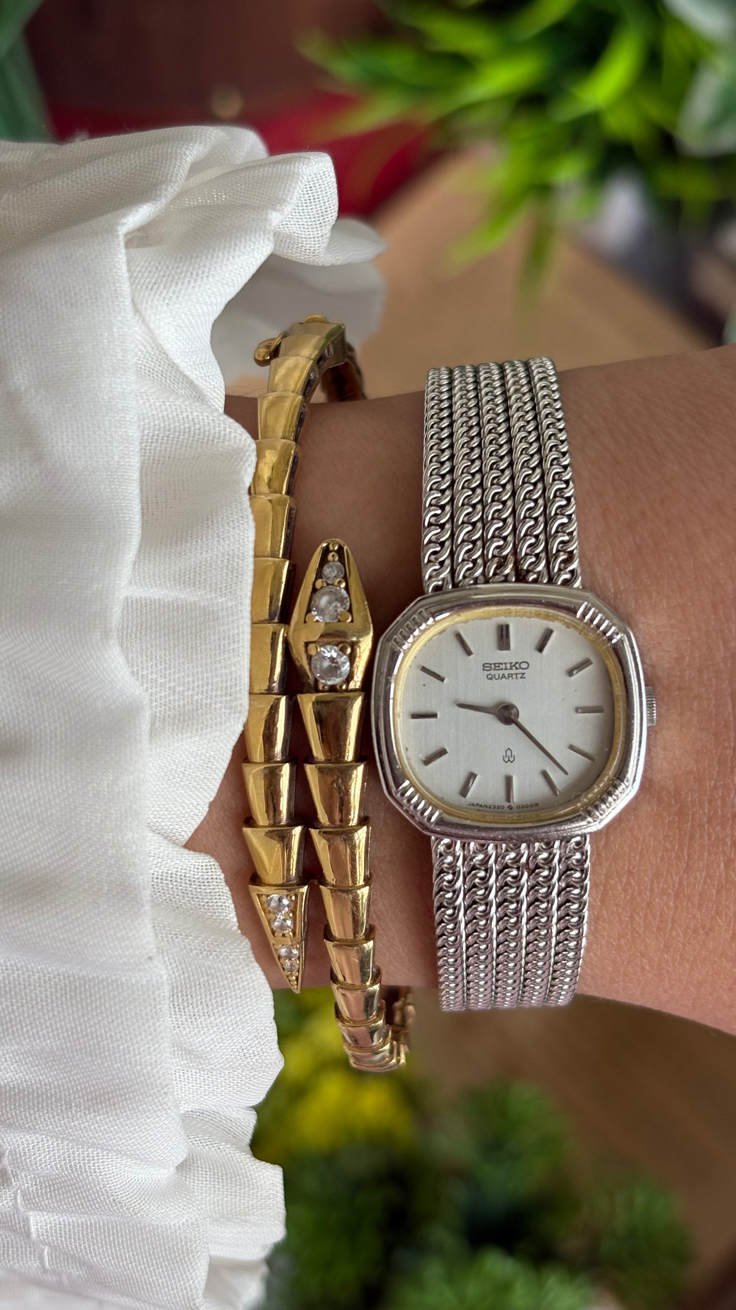 Extremely Rare Vintage Seiko Watch in Silver Tone Braided Style Bracelet