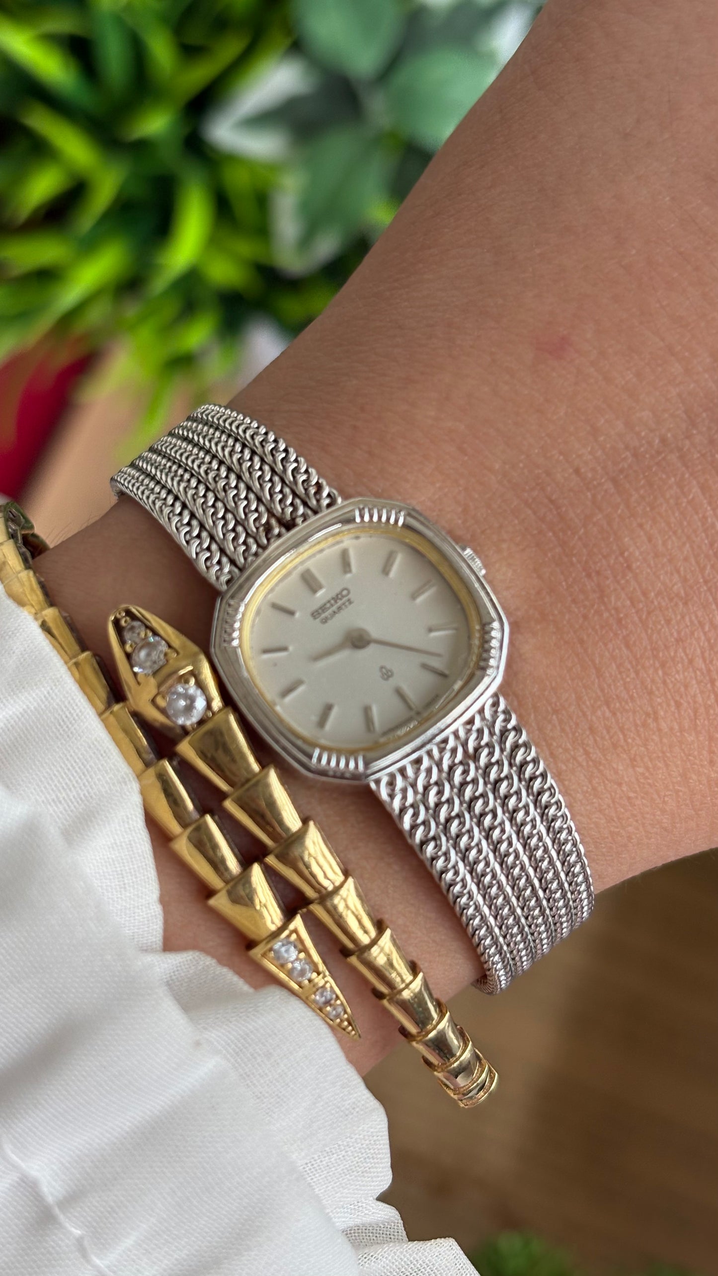 Extremely Rare Vintage Seiko Watch in Silver Tone Braided Style Bracelet