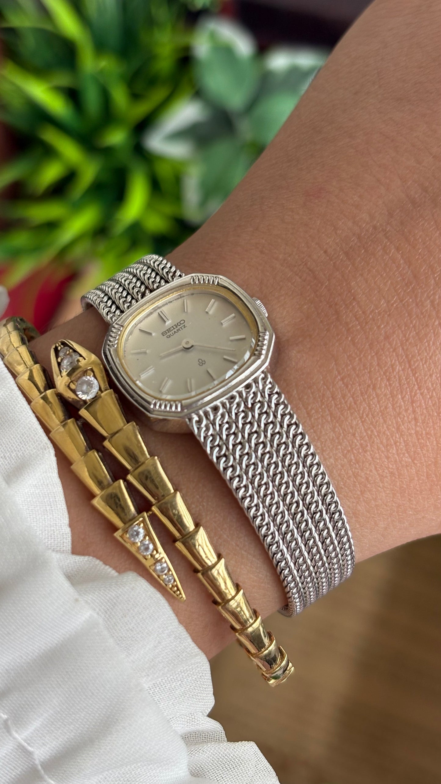 Extremely Rare Vintage Seiko Watch in Silver Tone Braided Style Bracelet