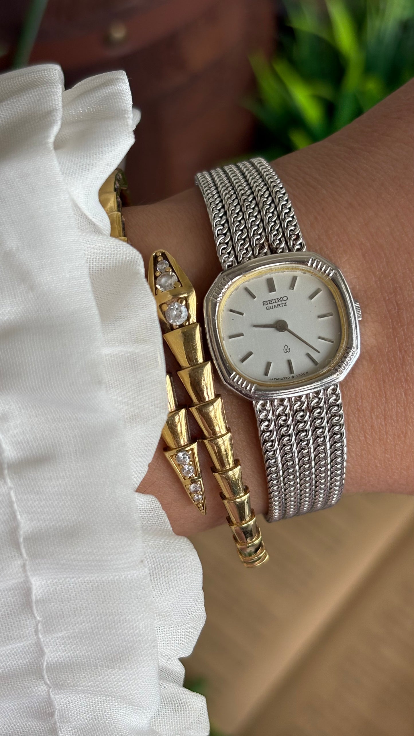 Extremely Rare Vintage Seiko Watch in Silver Tone Braided Style Bracelet