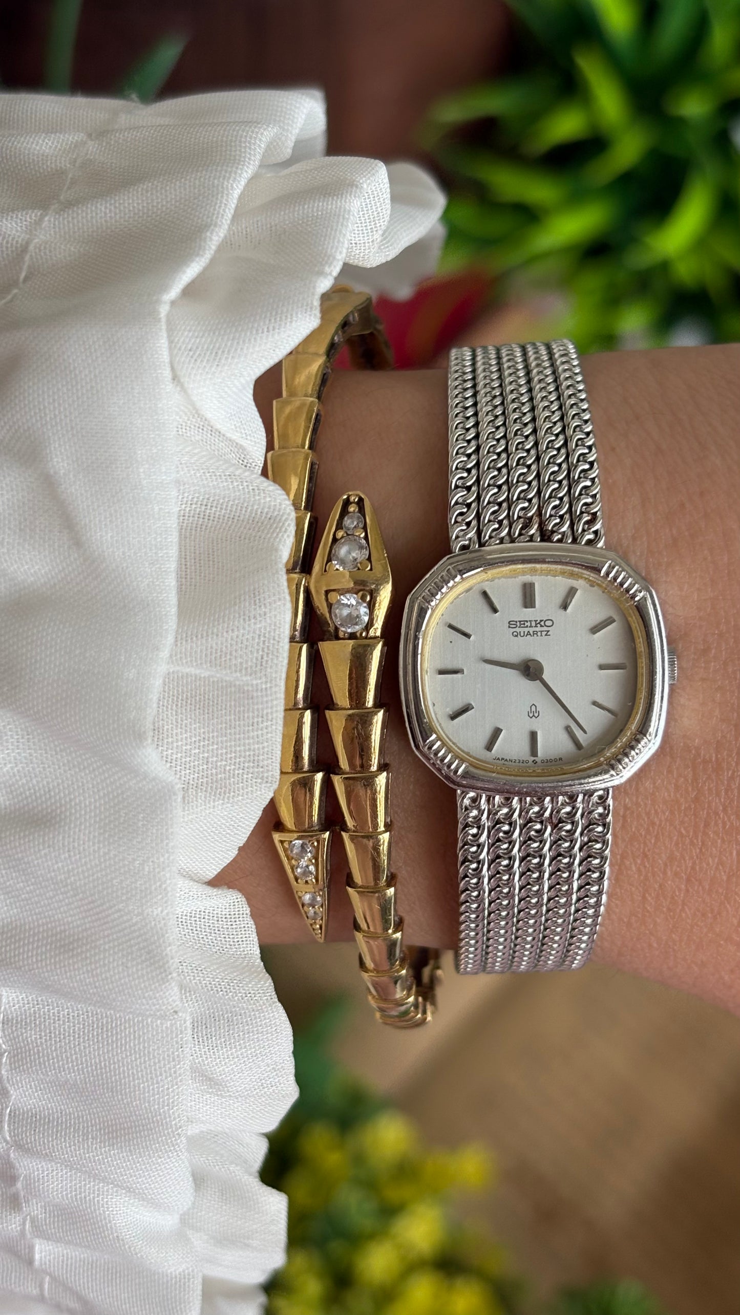 Extremely Rare Vintage Seiko Watch in Silver Tone Braided Style Bracelet