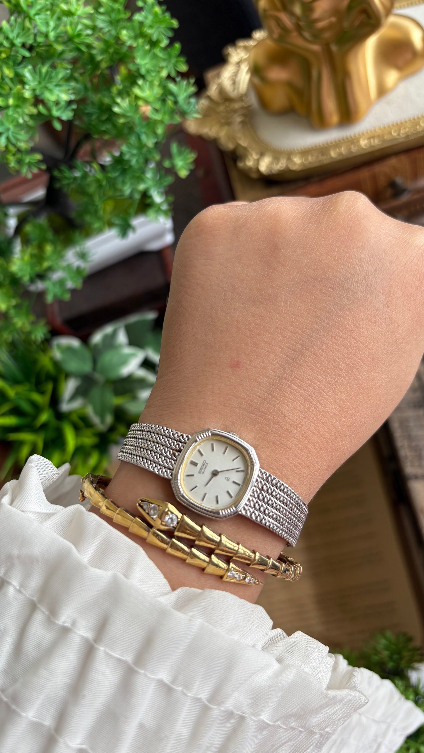 Extremely Rare Vintage Seiko Watch in Silver Tone Braided Style Bracelet
