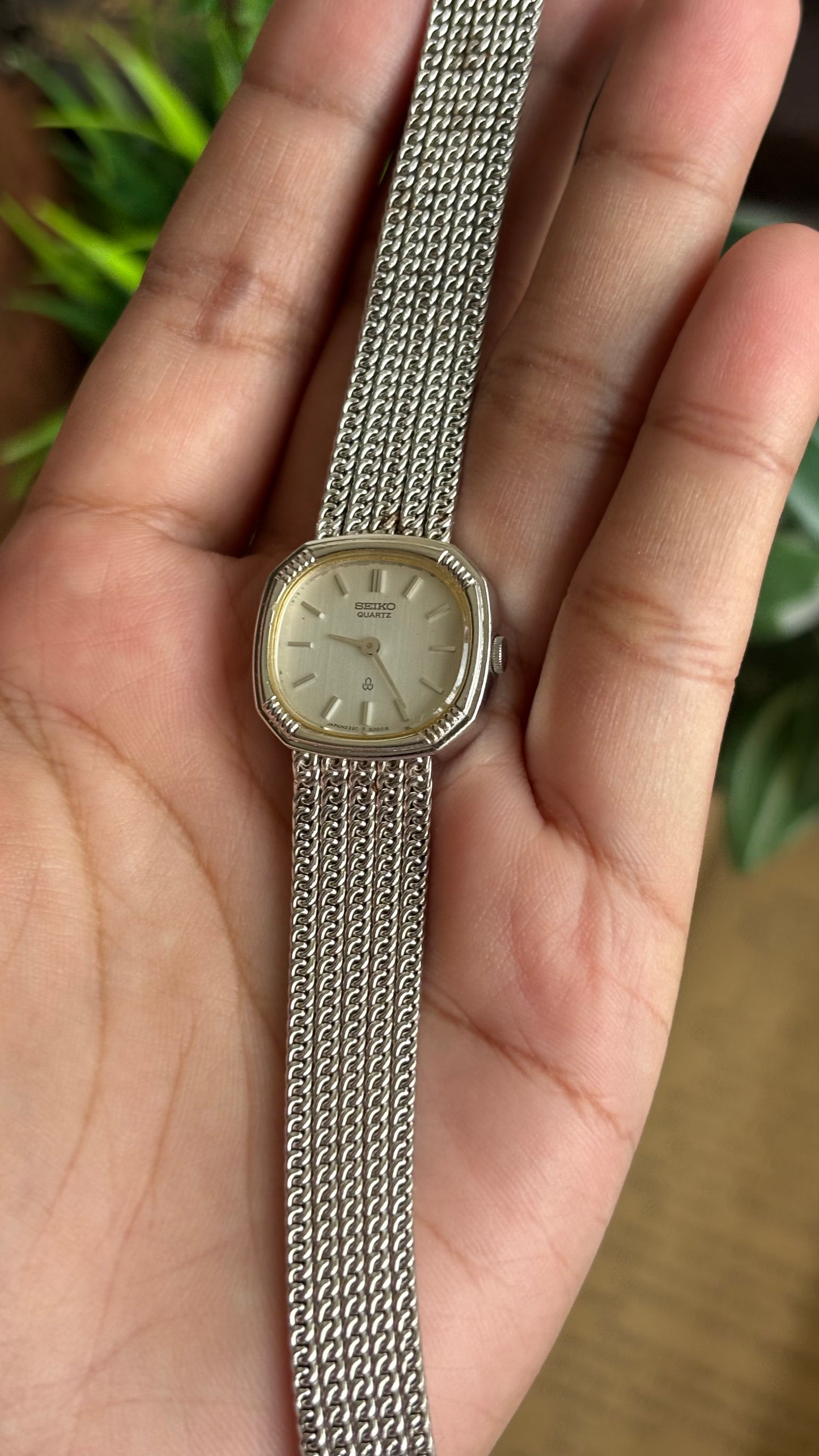Extremely Rare Vintage Seiko Watch in Silver Tone Braided Style Bracelet