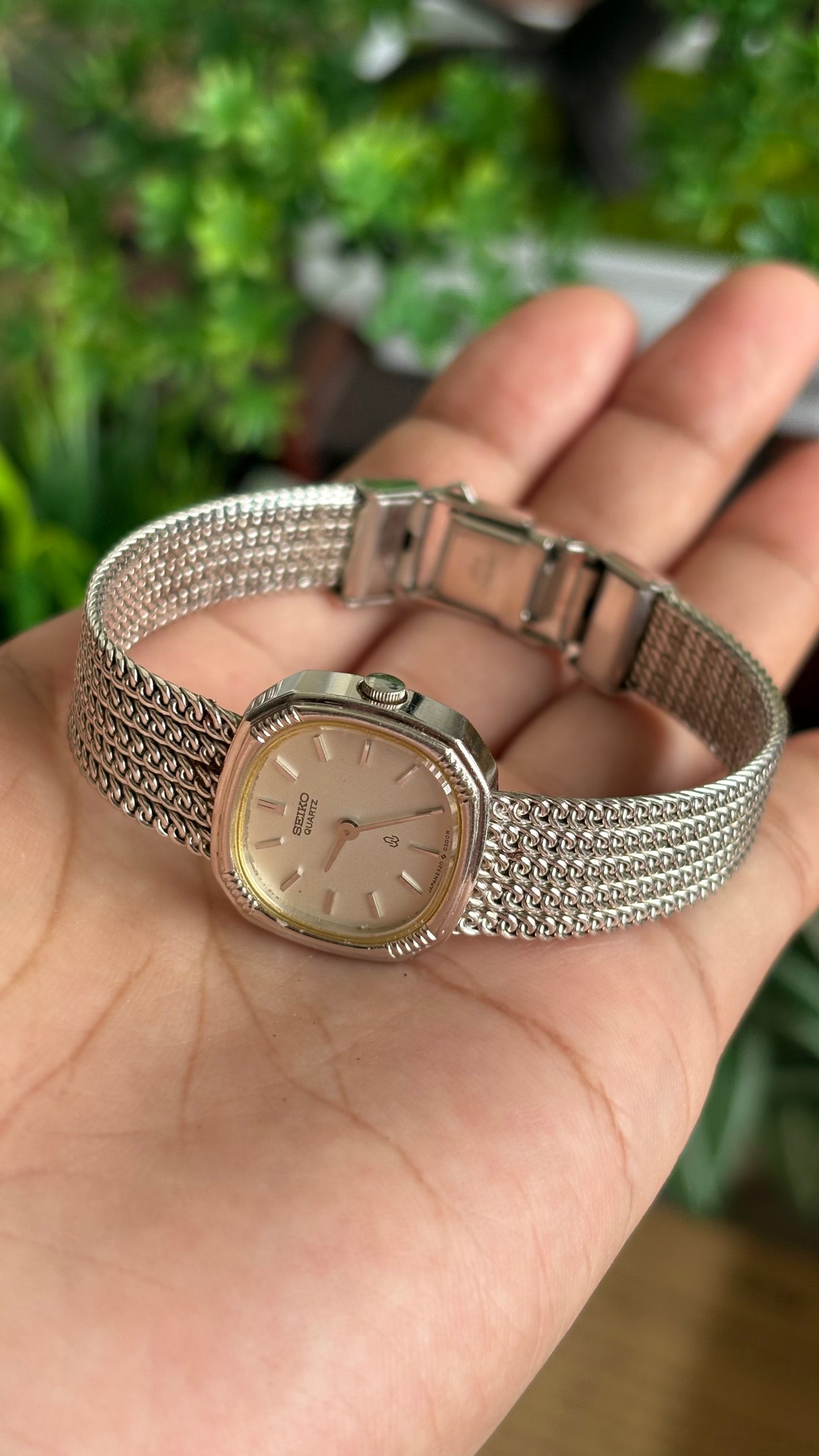 Extremely Rare Vintage Seiko Watch in Silver Tone Braided Style Bracelet