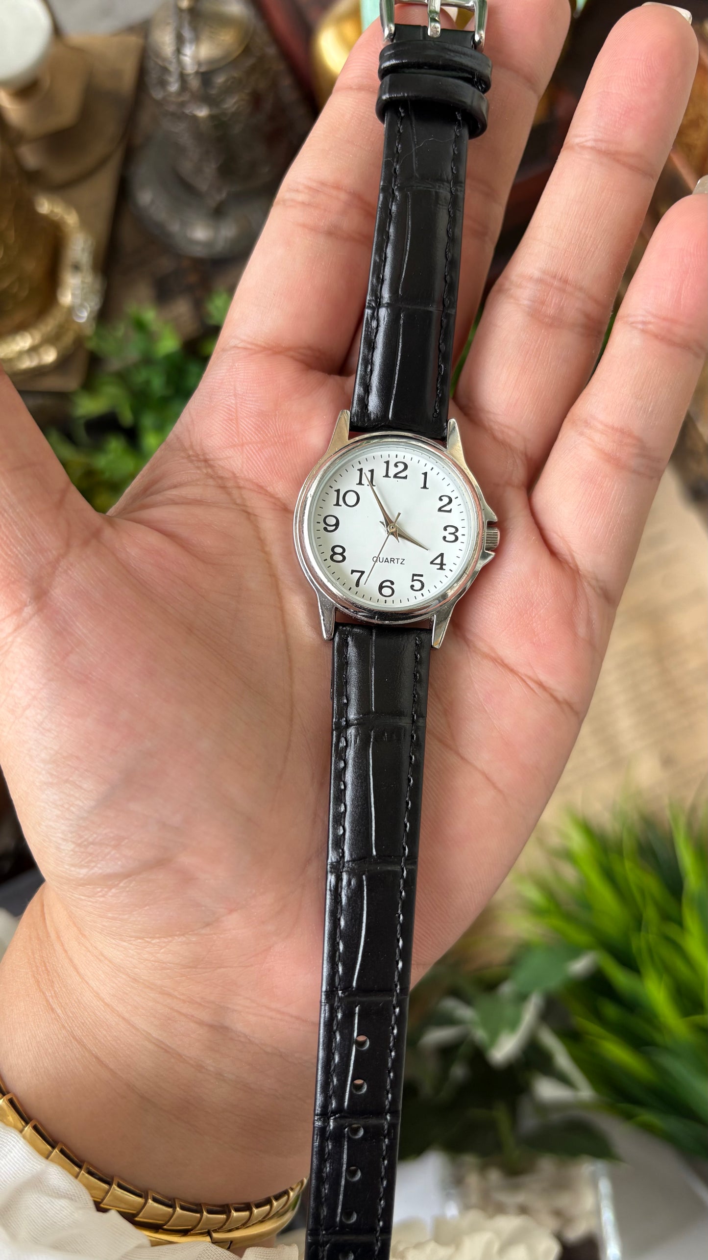 Vintage Accutime Classic Watch in Silver Tone Black Leather Quartz #00912