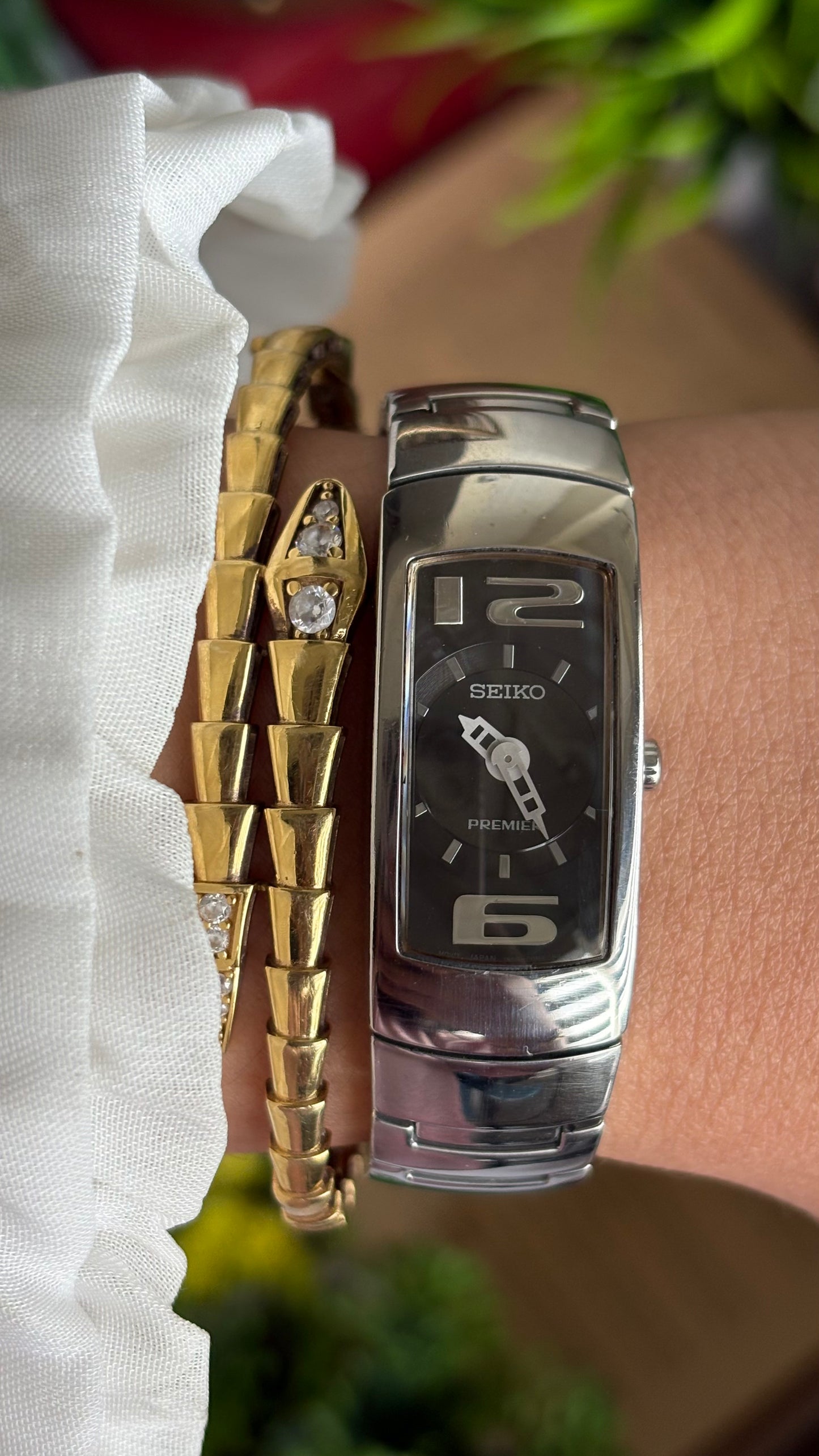 Vintage 1990s Seiko Premier Men’s Watch in Silver Tone Black Dial