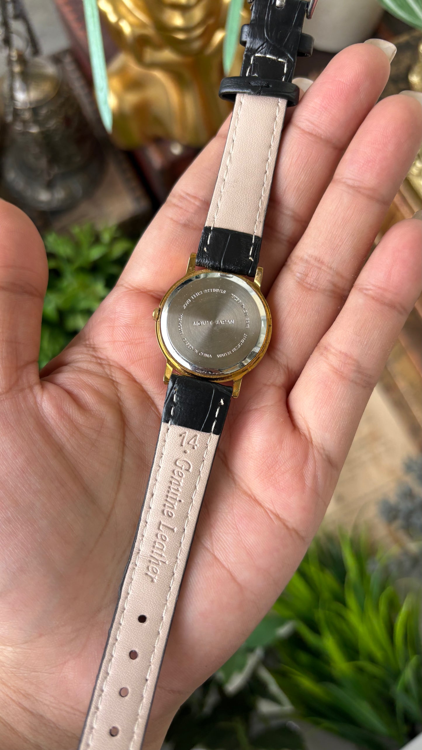 Vintage Current Classic Watch in Gold Tone Black Leather Quartz #00905