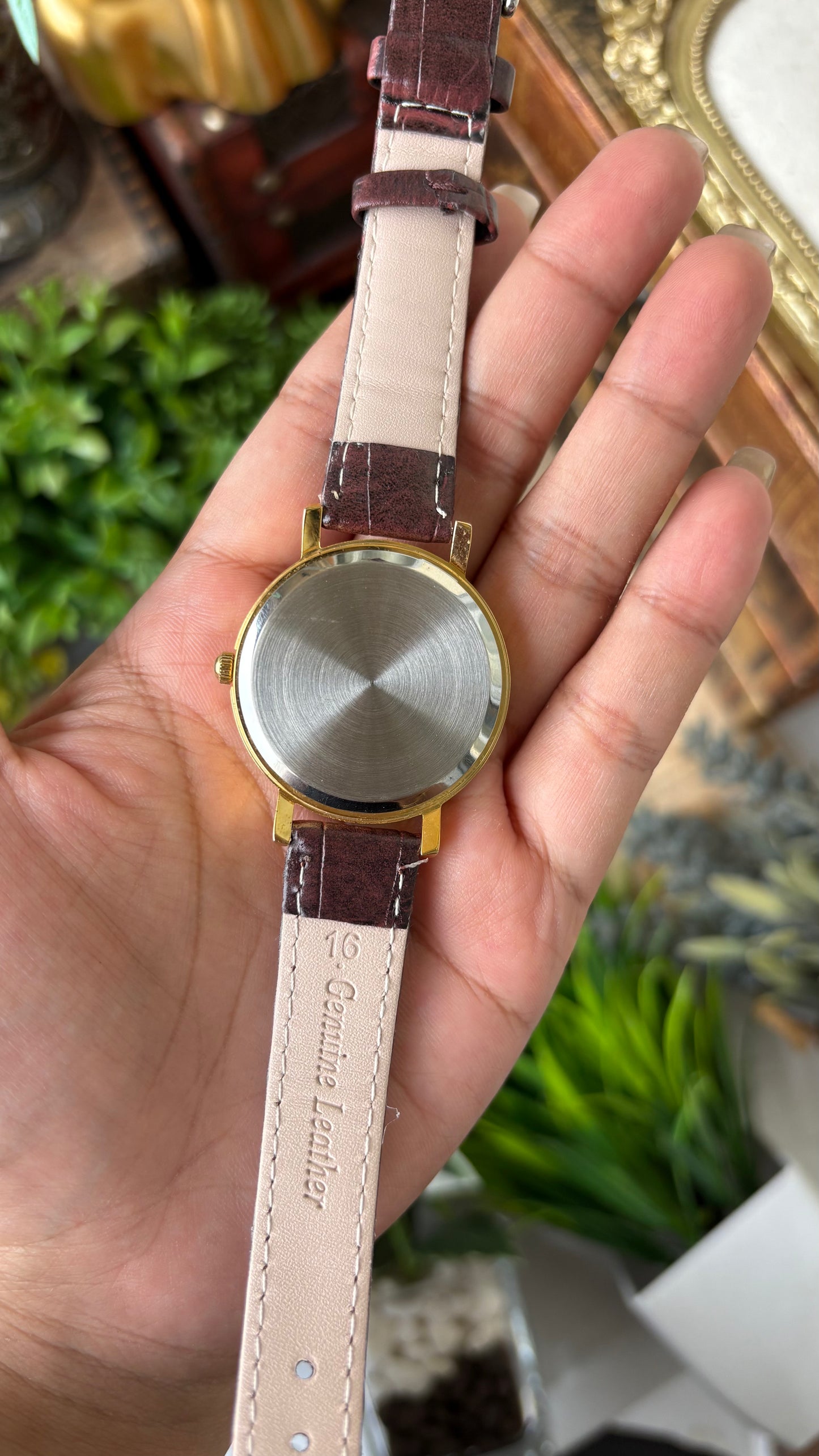 Vintage Aya Shimazu Japanese Men's Watch in Gold Tone Maroon Leather Quartz #00914