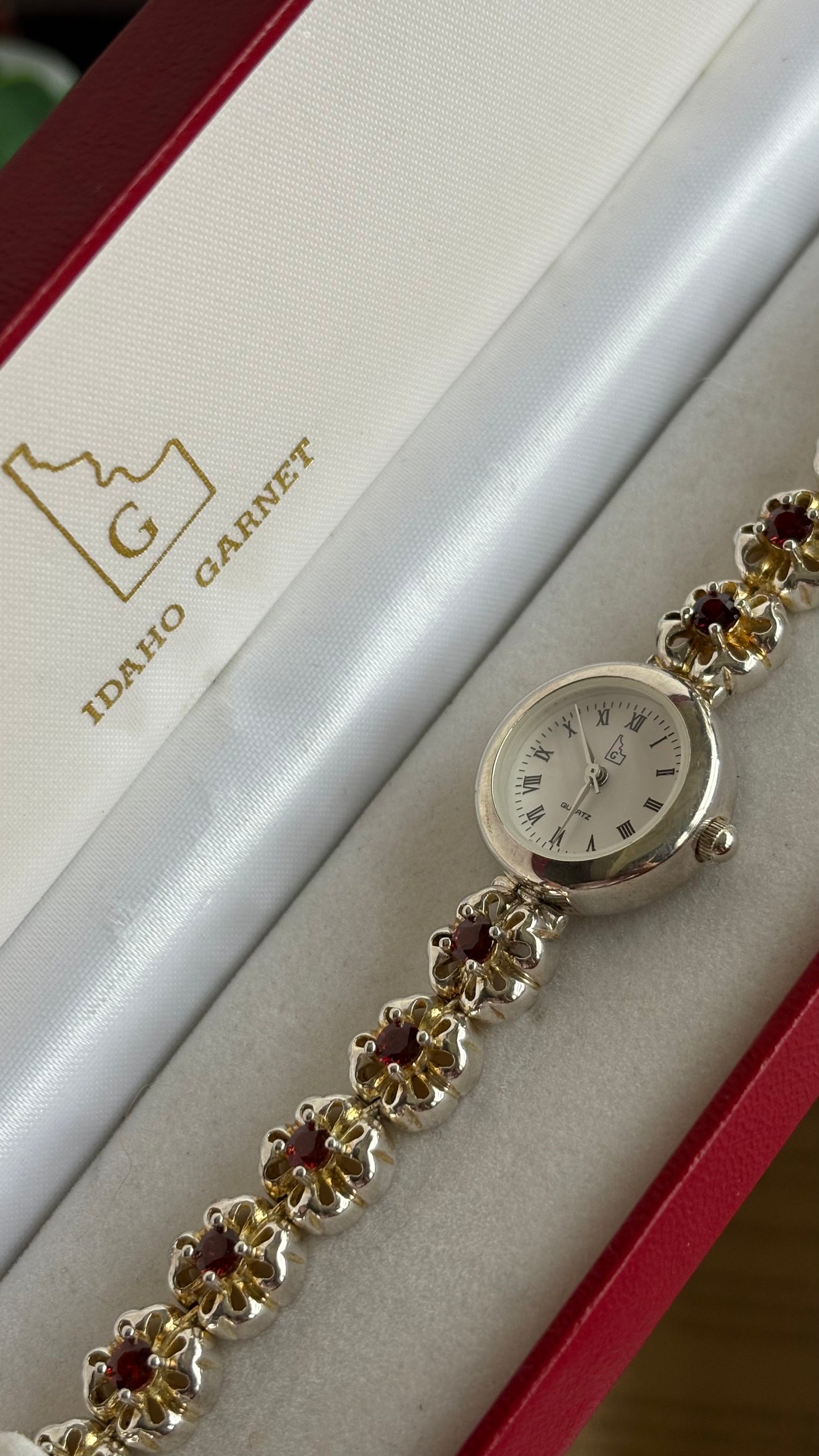 Extremely Rare Vintage Idaho Garnet Watch in Two-Tone Unique Flower Strap Design with 12 Real Garnet Accent
