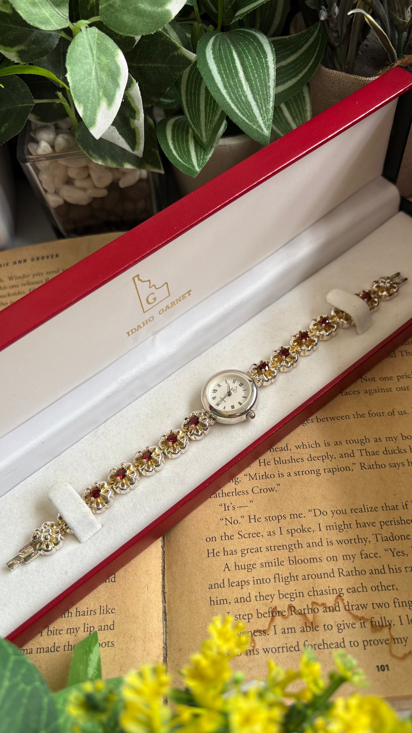 Extremely Rare Vintage Idaho Garnet Watch in Two-Tone Unique Flower Strap Design with 12 Real Garnet Accent