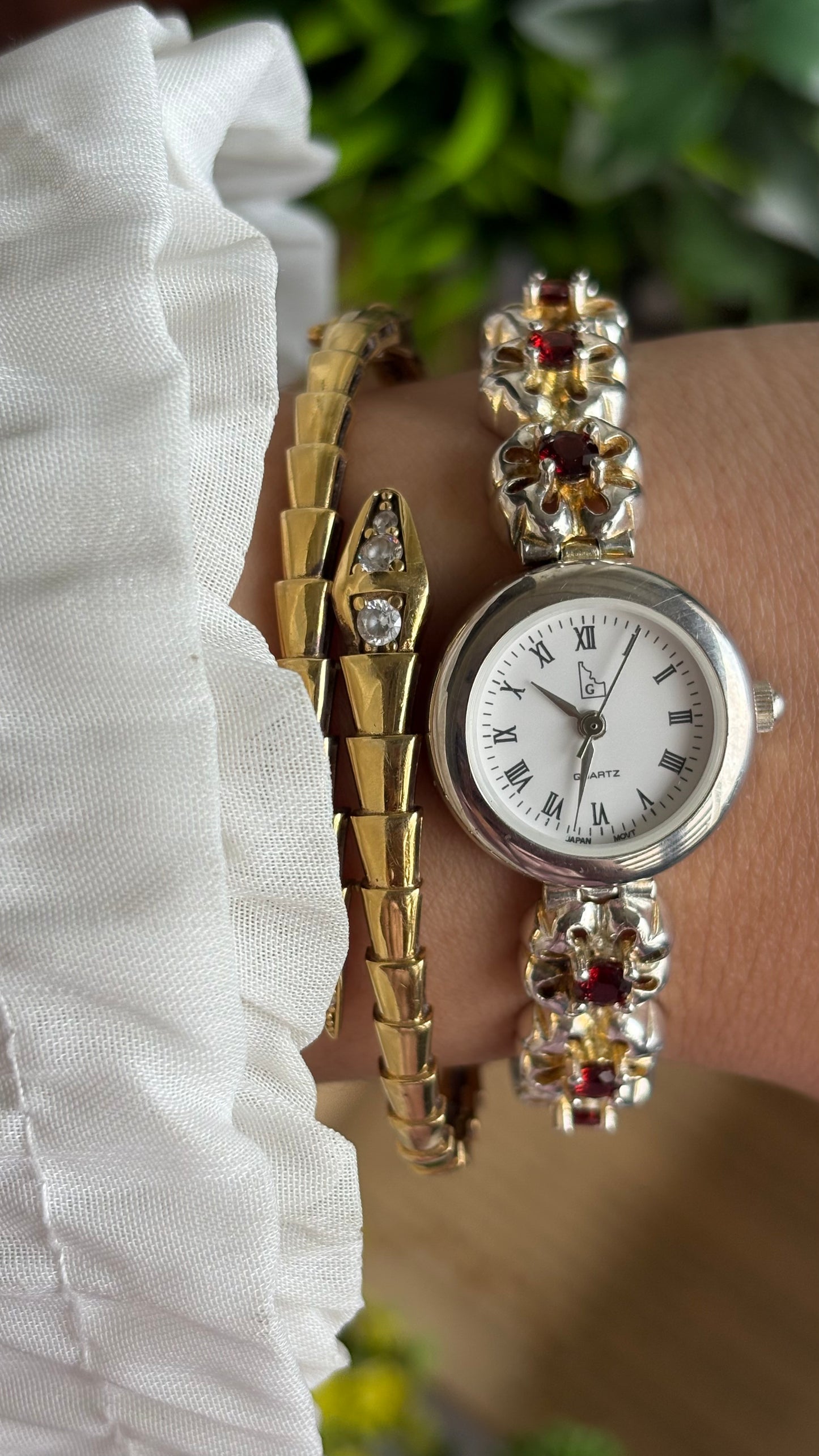 Extremely Rare Vintage Idaho Garnet Watch in Two-Tone Unique Flower Strap Design with 12 Real Garnet Accent
