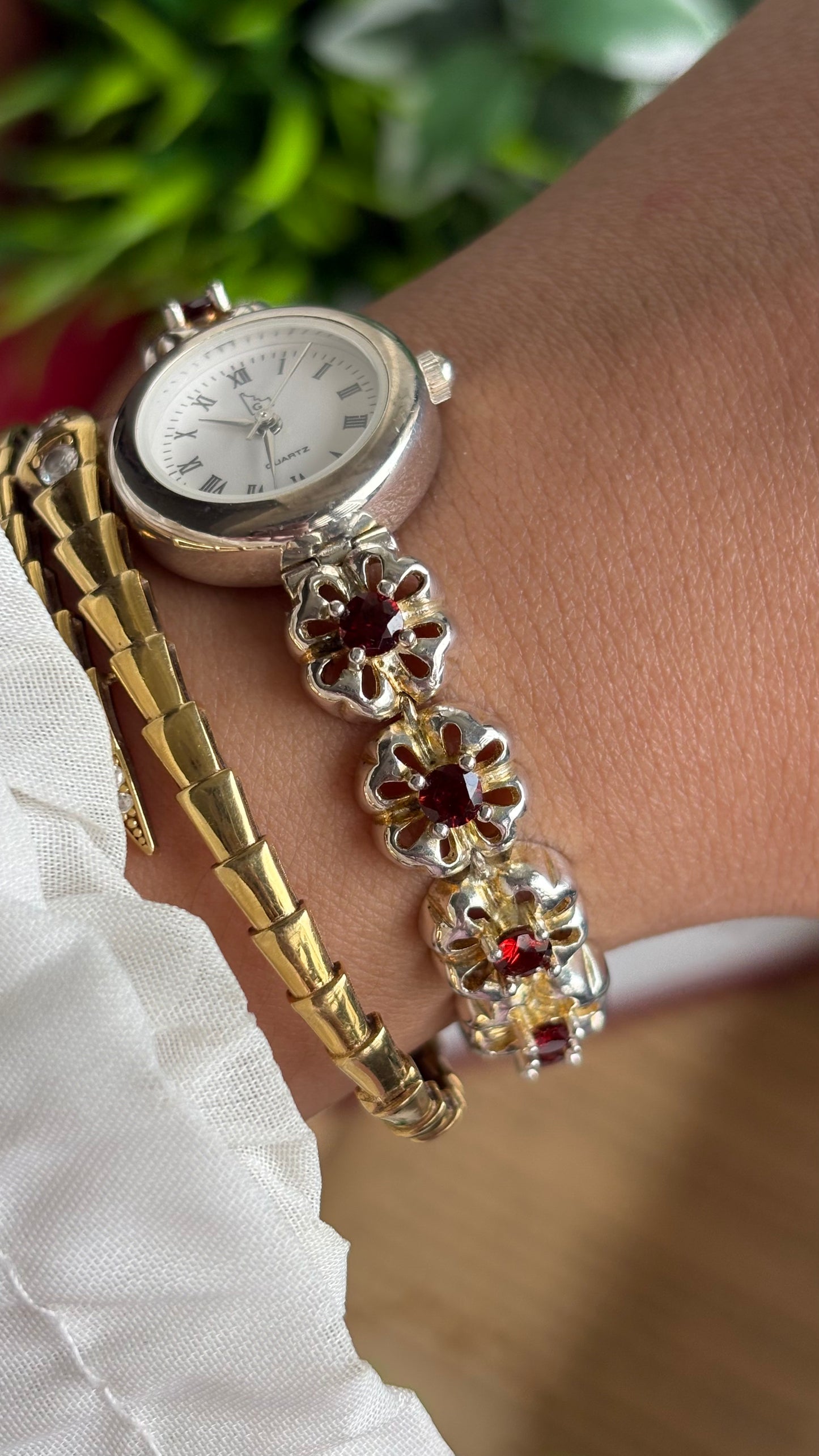 Extremely Rare Vintage Idaho Garnet Watch in Two-Tone Unique Flower Strap Design with 12 Real Garnet Accent