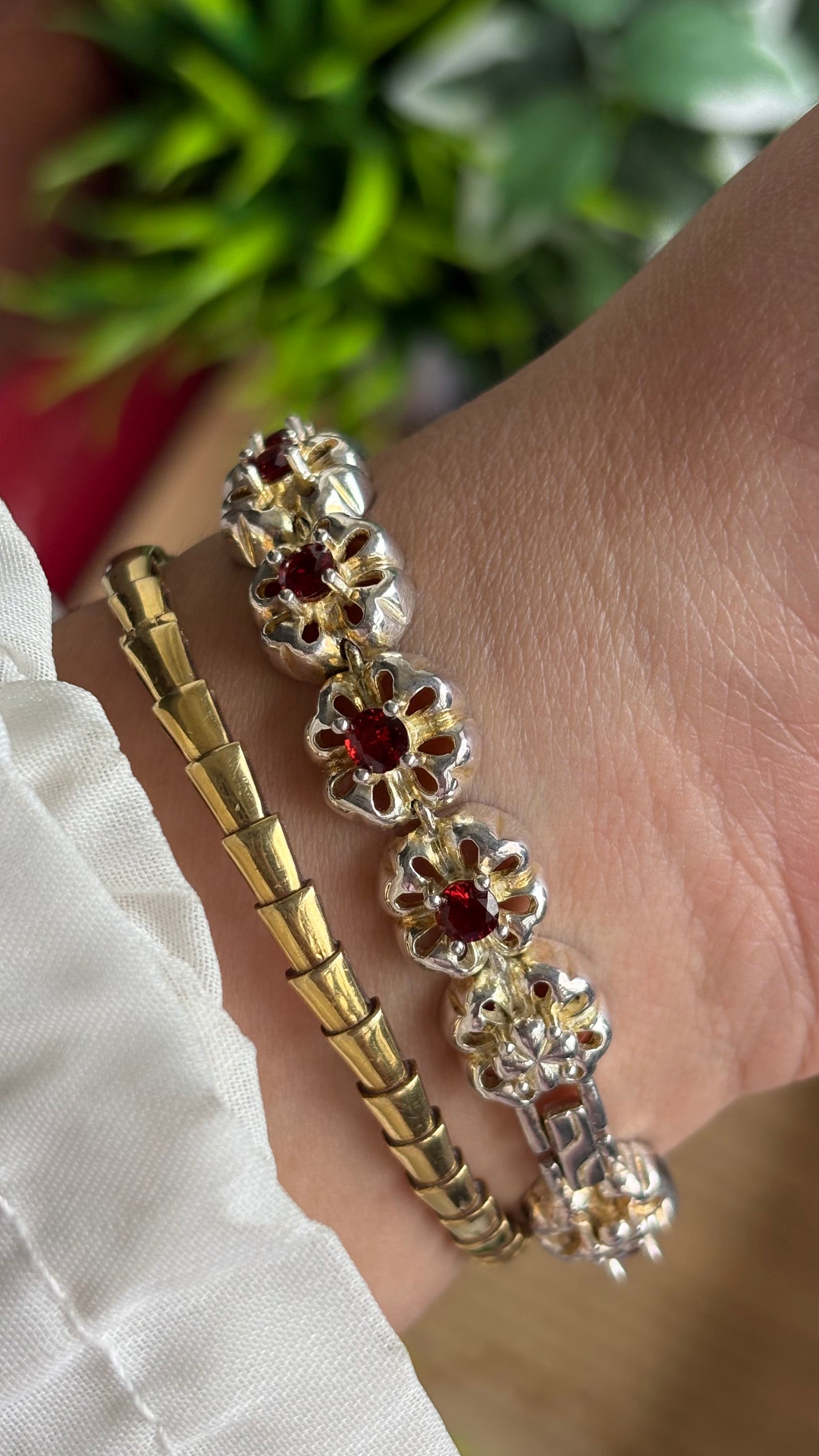Extremely Rare Vintage Idaho Garnet Watch in Two-Tone Unique Flower Strap Design with 12 Real Garnet Accent