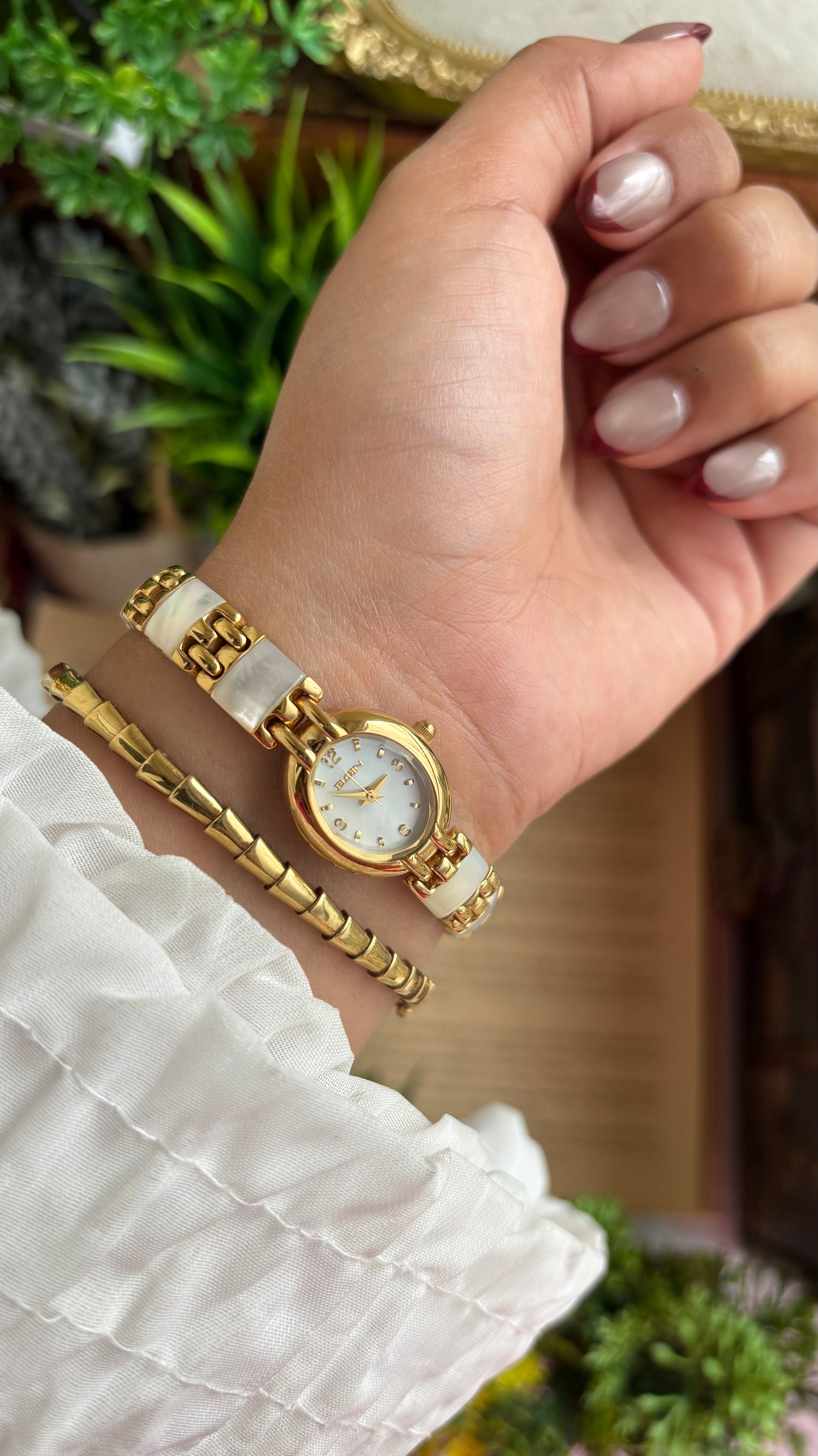 Extremely Rare Vintage Elgin Watch in Gold Tone Mother of Pearl Dial Shell Bracelet