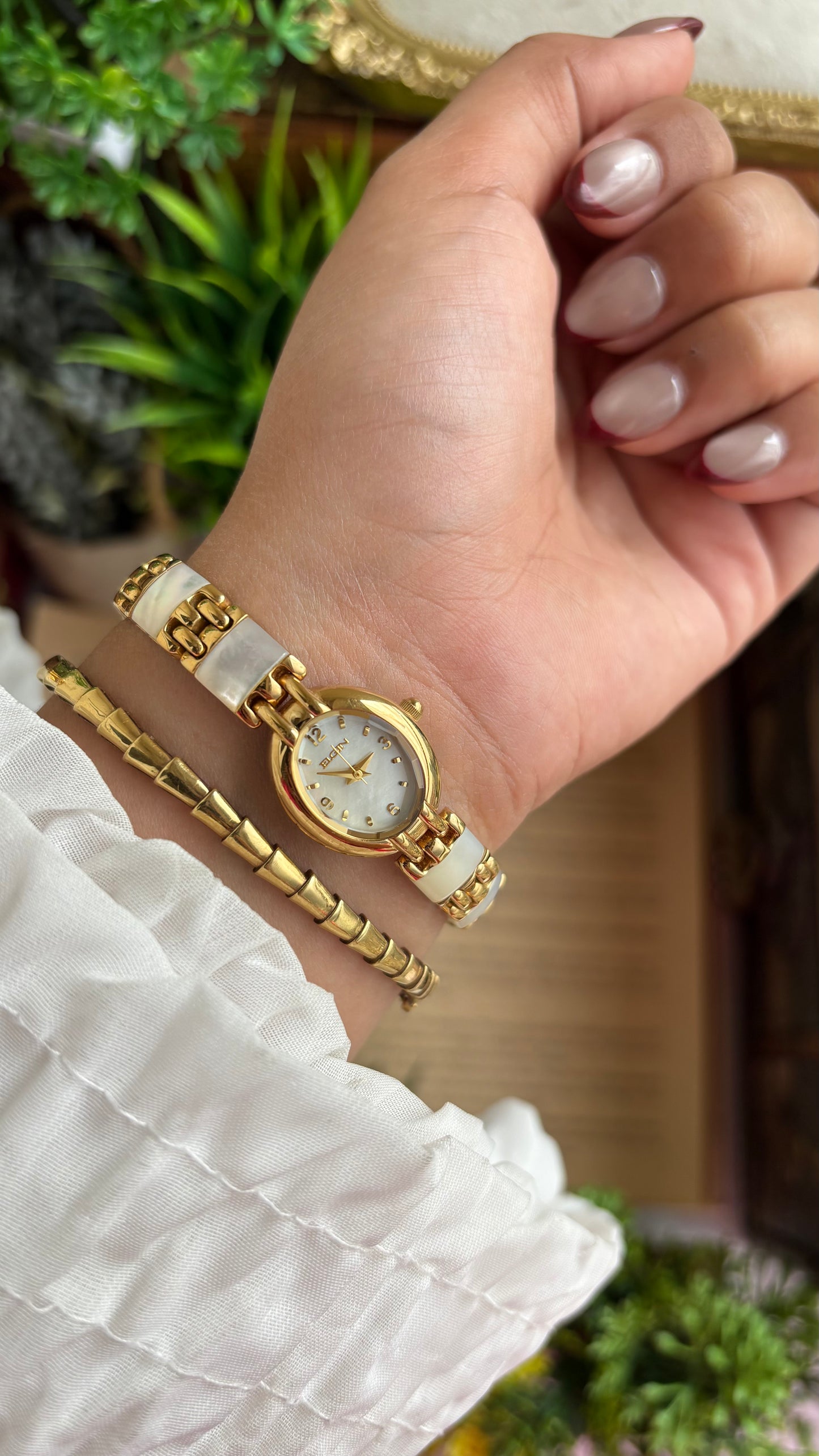 Extremely Rare Vintage Elgin Watch in Gold Tone Mother of Pearl Dial Shell Bracelet