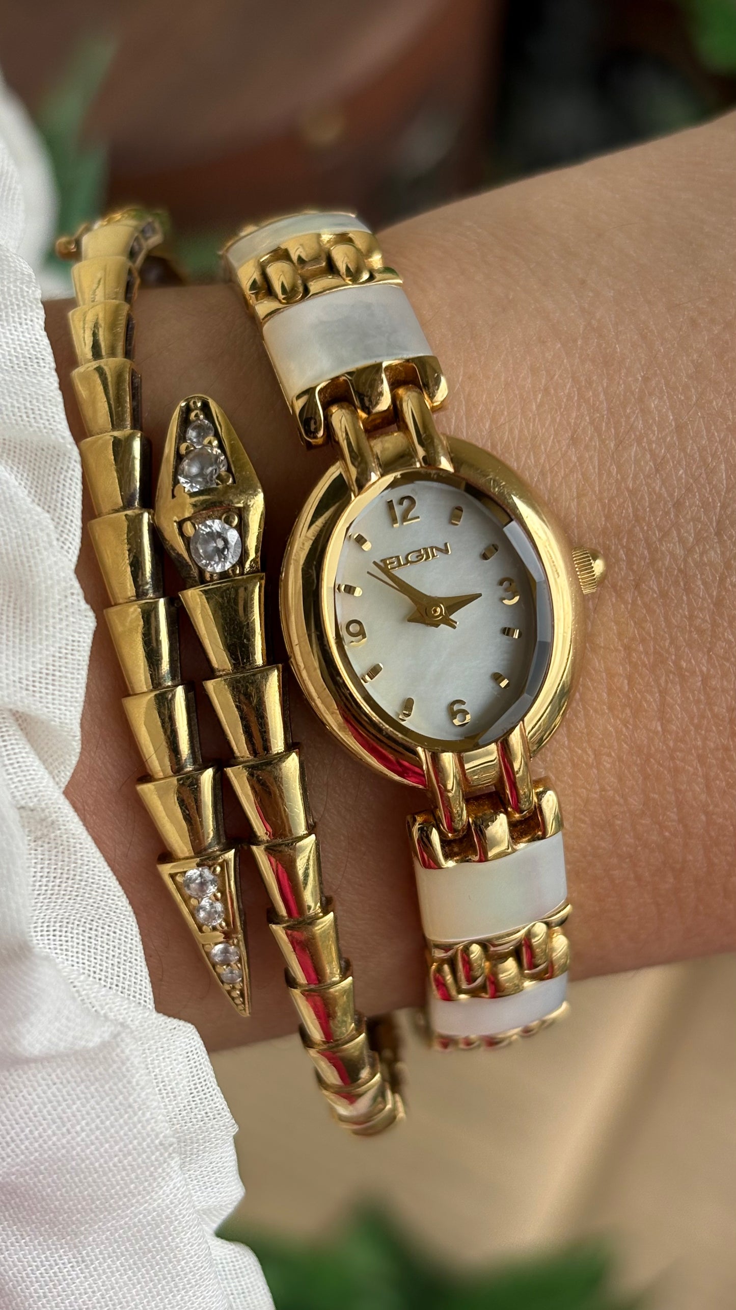 Extremely Rare Vintage Elgin Watch in Gold Tone Mother of Pearl Dial Shell Bracelet