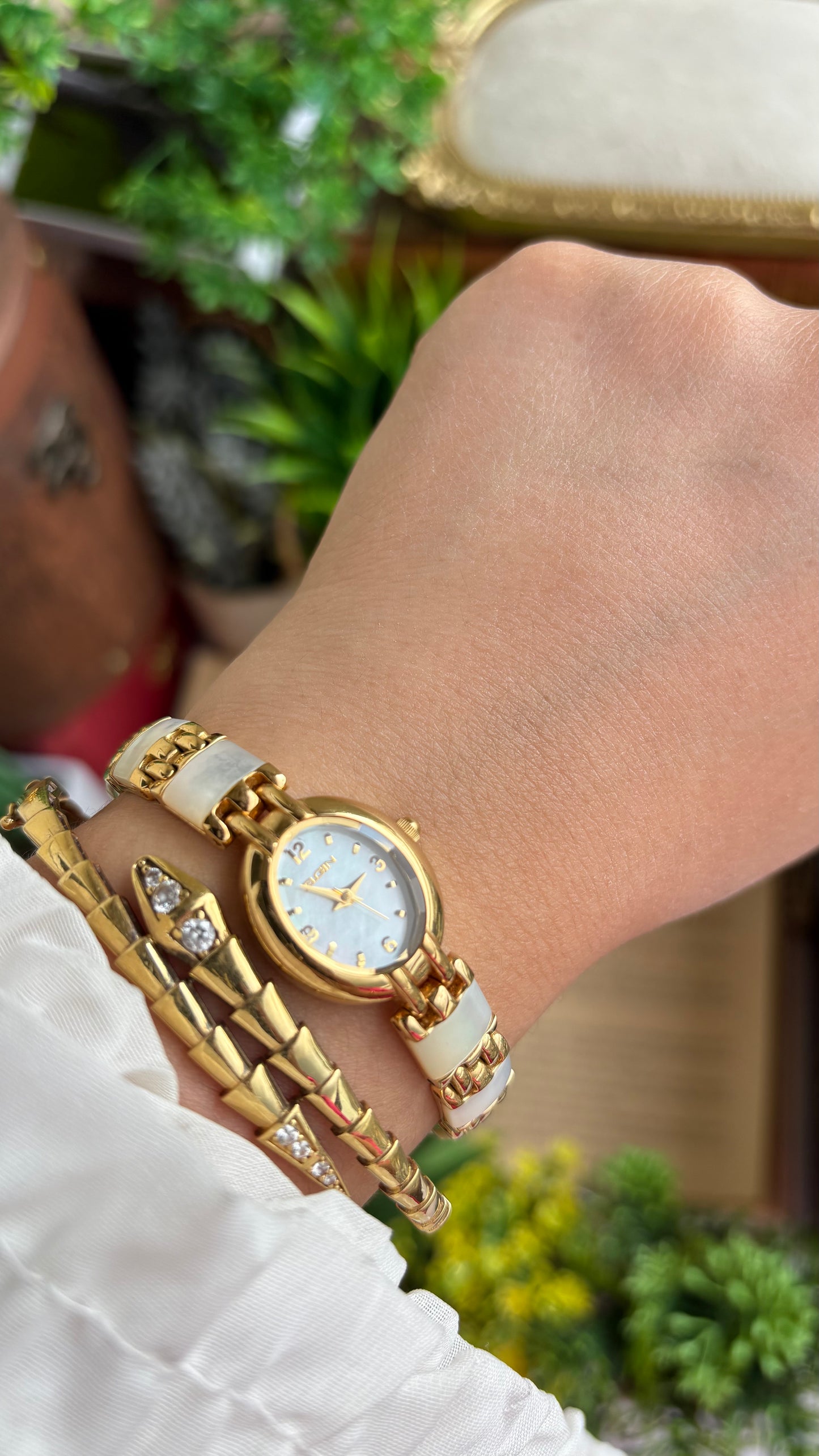 Extremely Rare Vintage Elgin Watch in Gold Tone Mother of Pearl Dial Shell Bracelet