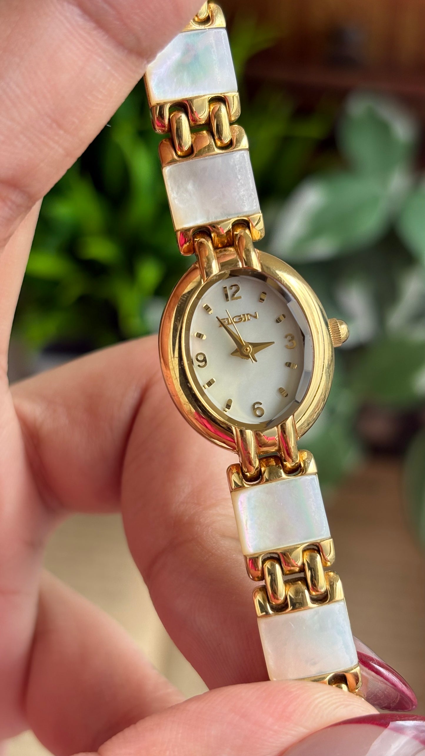 Extremely Rare Vintage Elgin Watch in Gold Tone Mother of Pearl Dial Shell Bracelet