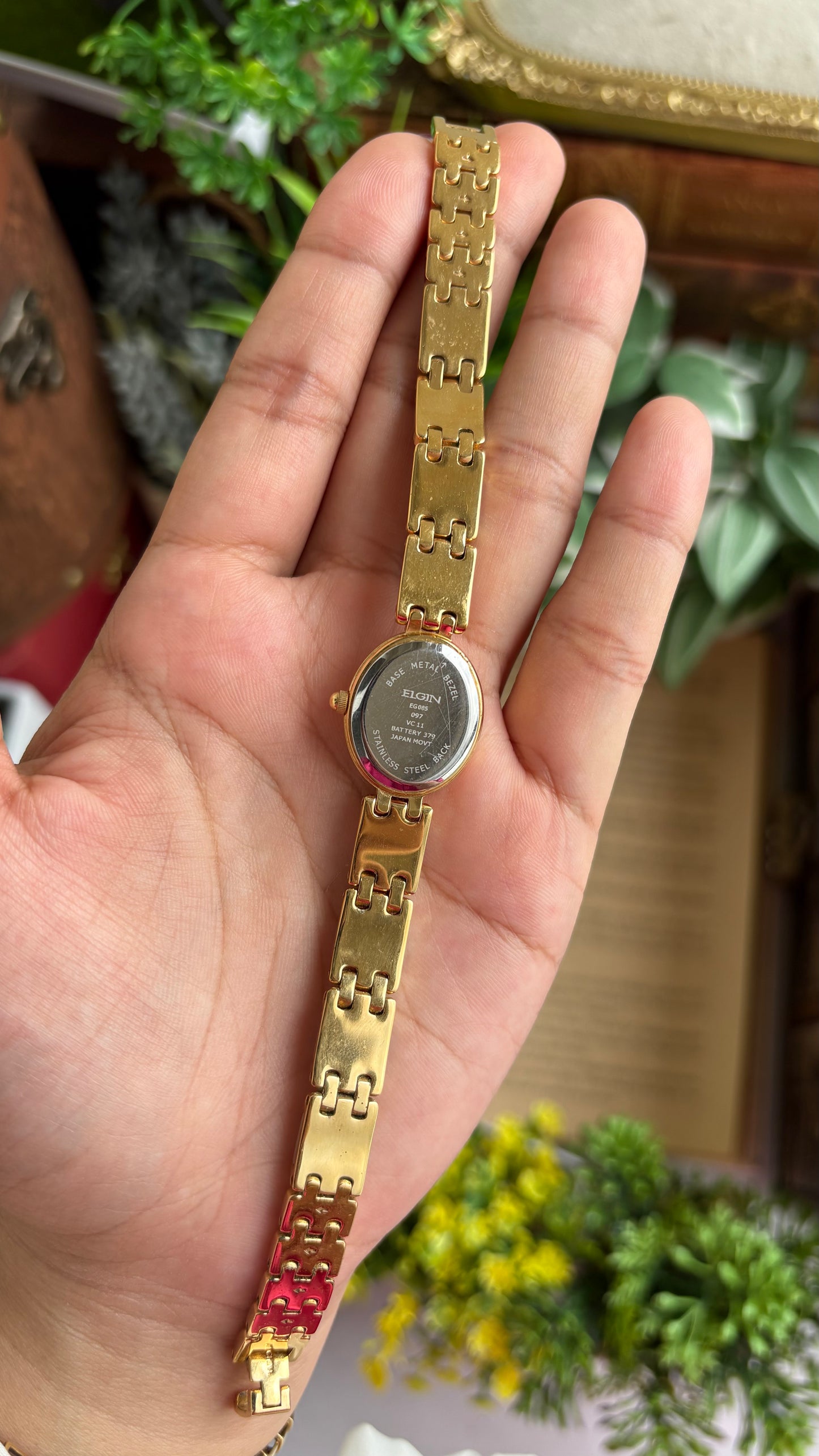 Extremely Rare Vintage Elgin Watch in Gold Tone Mother of Pearl Dial Shell Bracelet