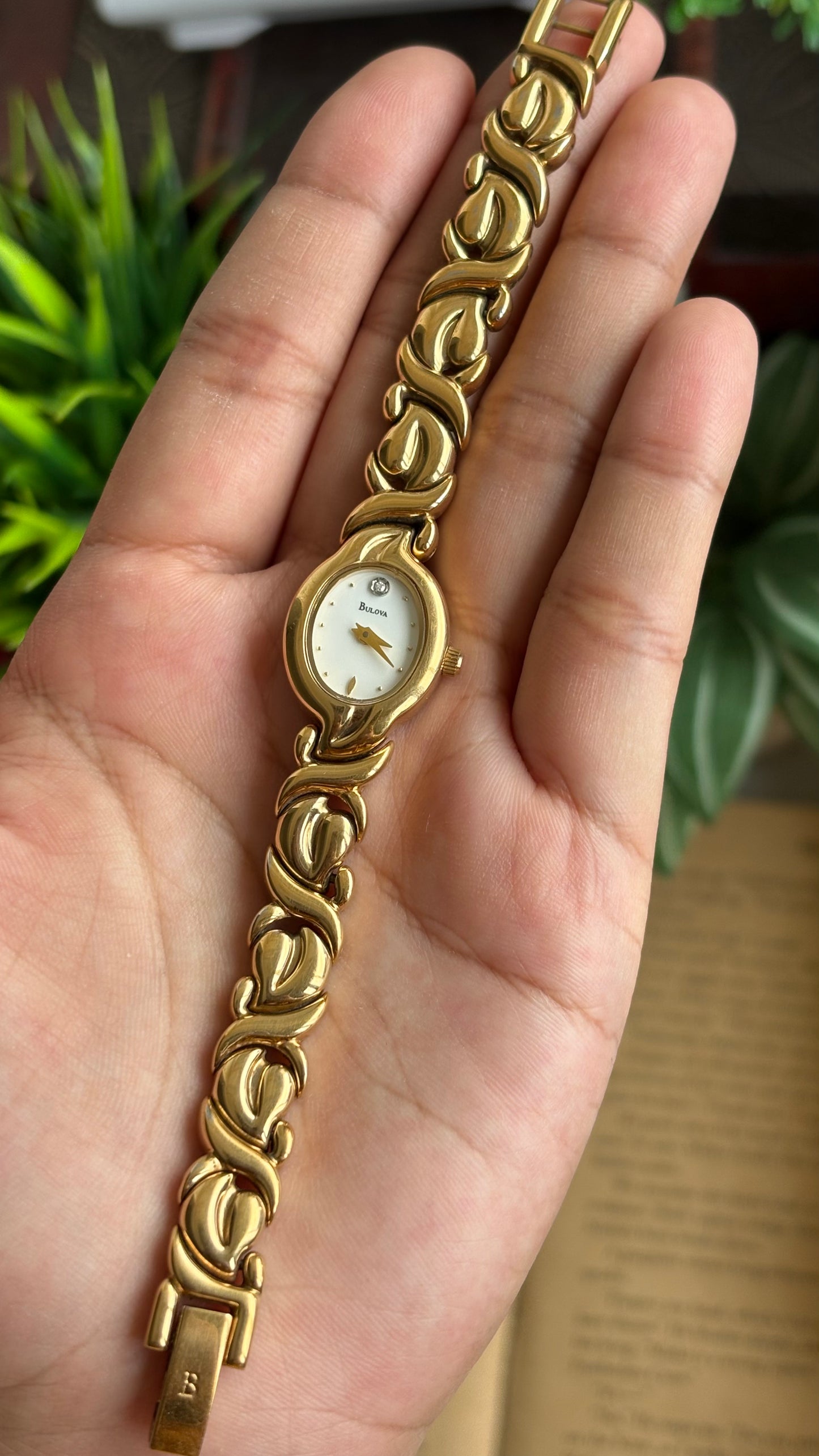 Extremely Rare Vintage Bulova Watch in Gold Tone (Beautiful Bracelet Details)