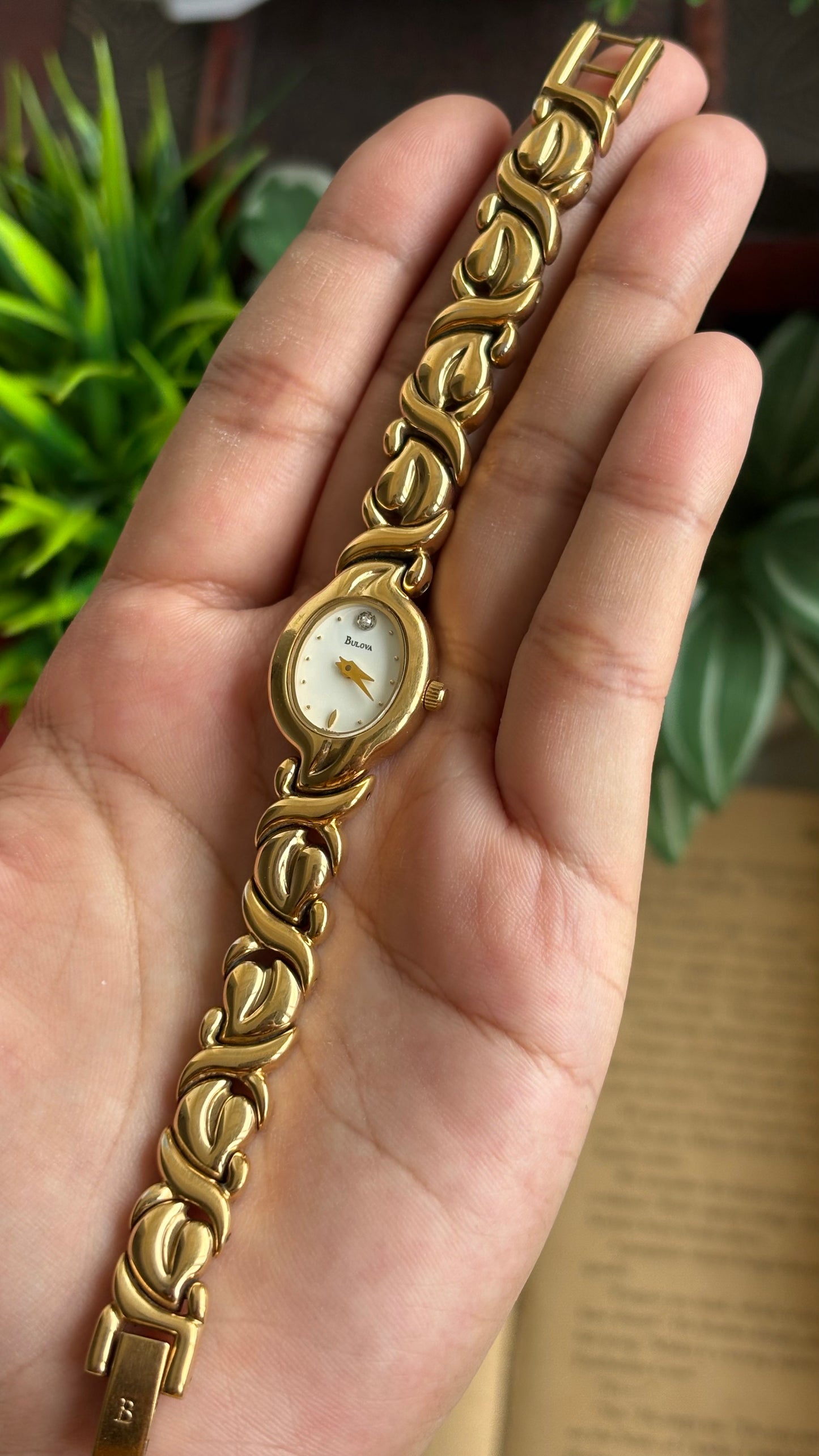 Extremely Rare Vintage Bulova Watch in Gold Tone (Beautiful Bracelet Details)