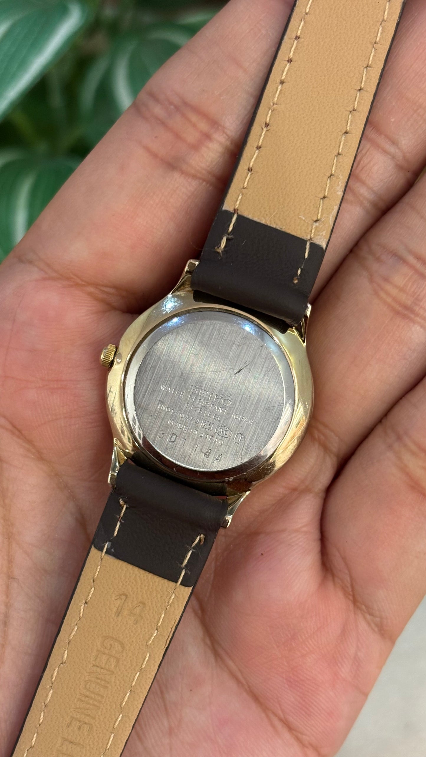 Vintage Seiko Quartz Watch in Brown Leather Straps