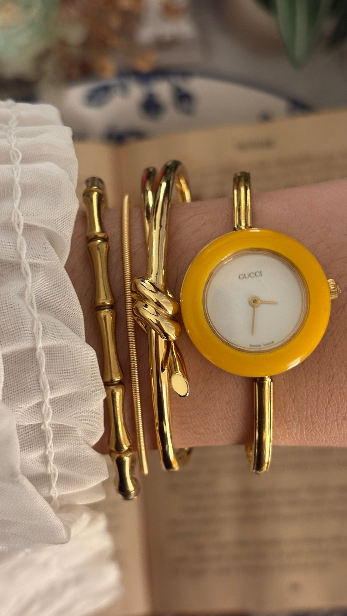 Rare Vintage Gucci Swiss Interchangeable Cherry Line Bezel Bangle Watch Set in Gold Tone Quartz
