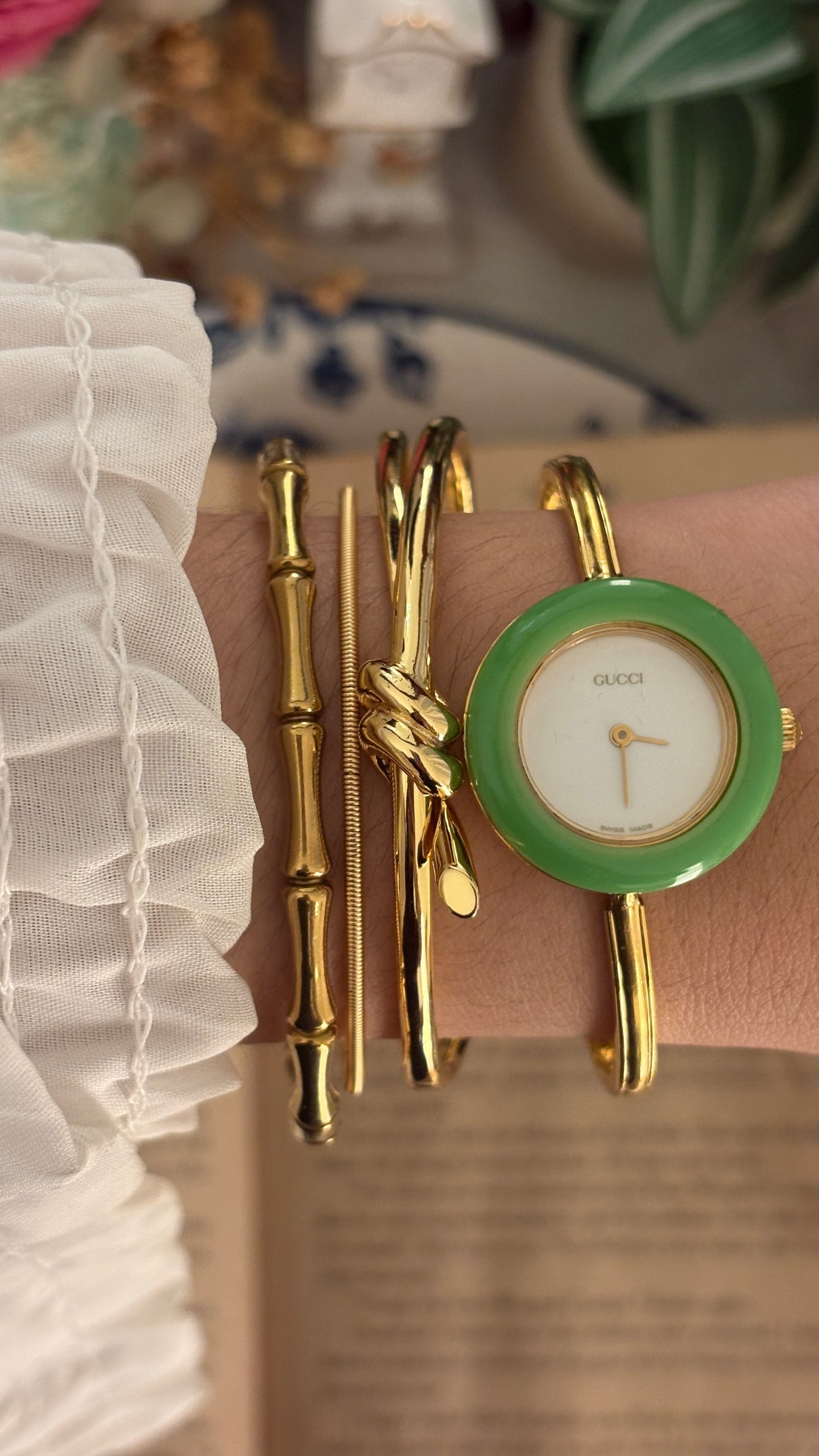 Rare Vintage Gucci Swiss Interchangeable Cherry Line Bezel Bangle Watch Set in Gold Tone Quartz