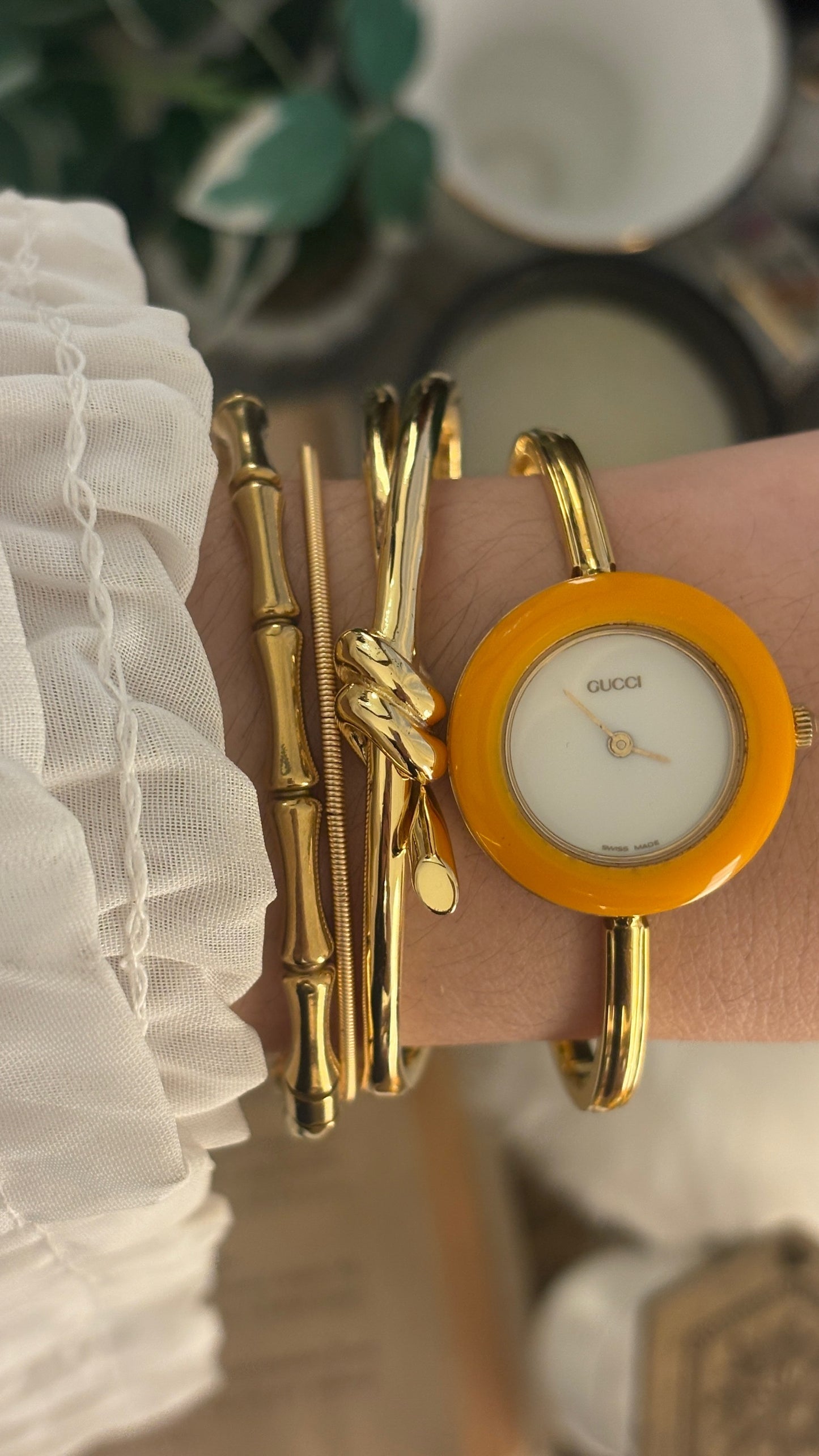 Rare Vintage Gucci Swiss Interchangeable Cherry Line Bezel Bangle Watch Set in Gold Tone Quartz