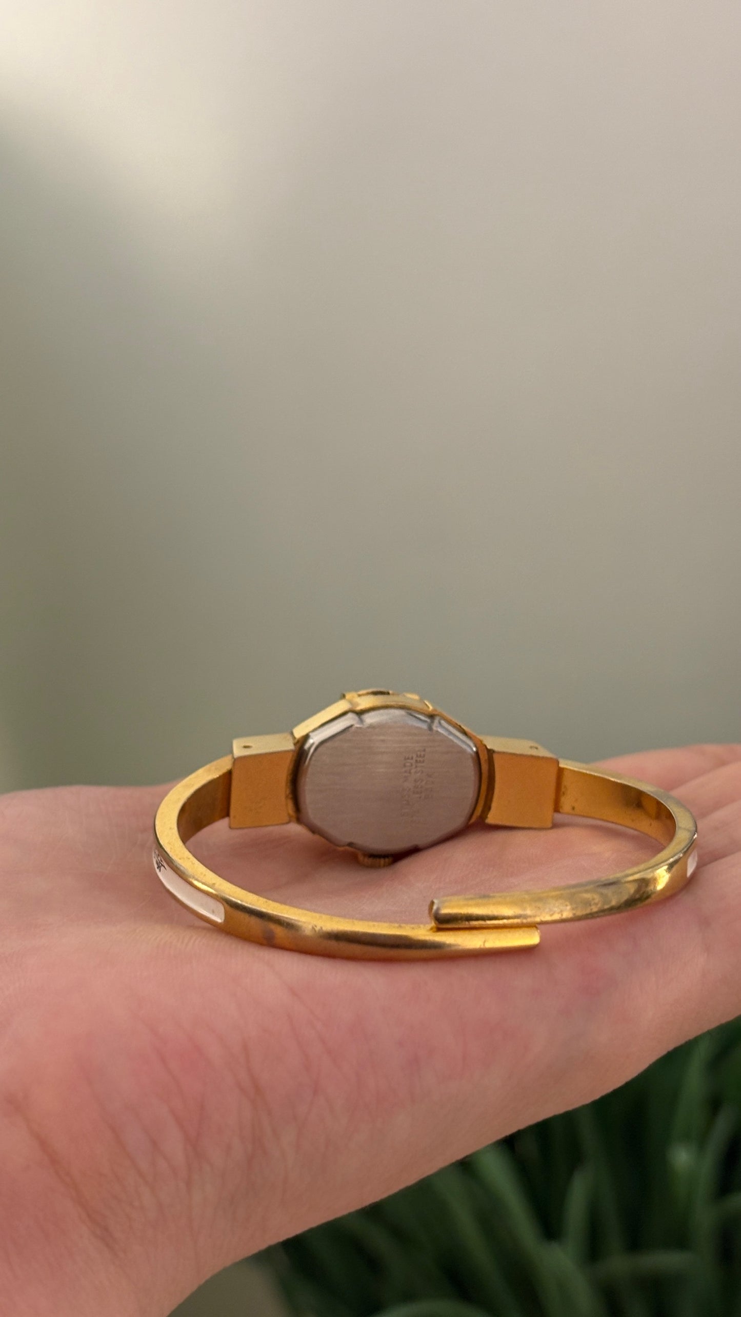 Rare Vintage Hanowa Swiss White Peekaboo Watch in Gold Tone Quartz