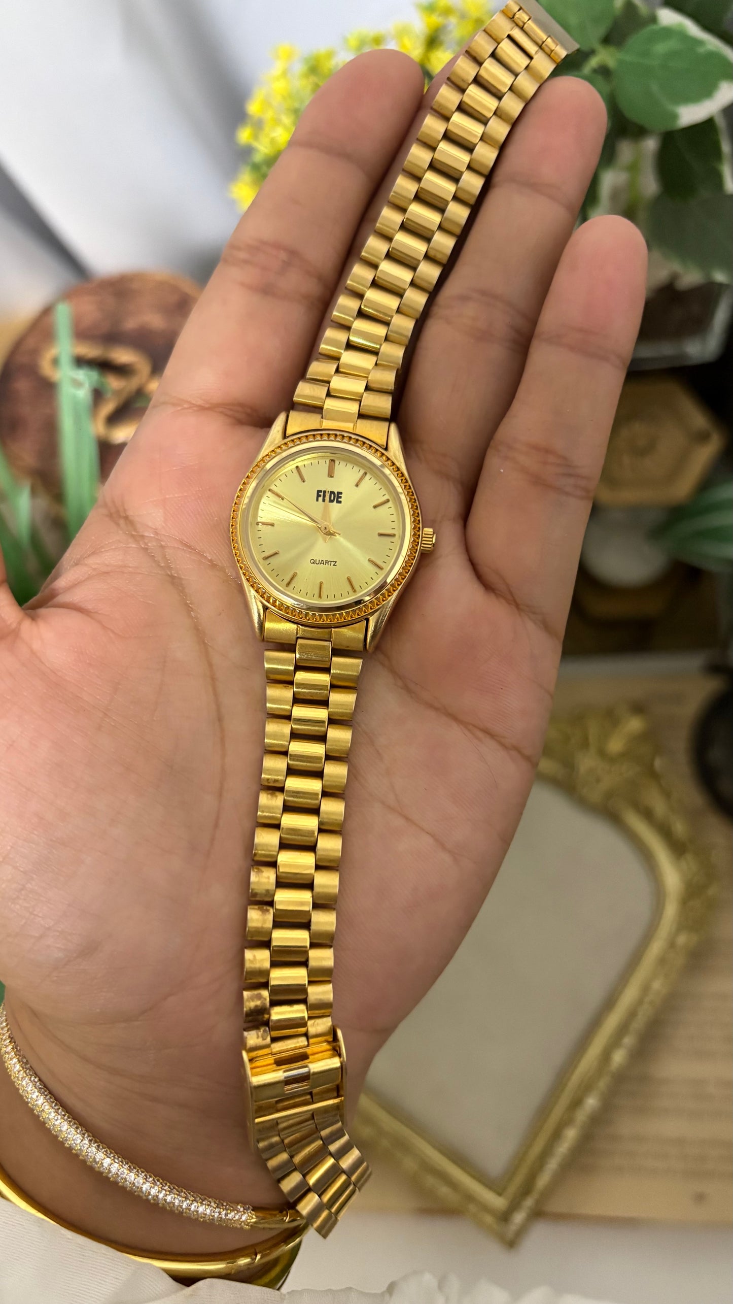 Vintage FEDE Stylish Watch in Gold Tone