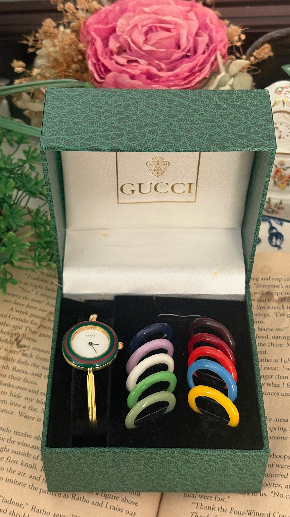 Rare Vintage Gucci Swiss Interchangeable Cherry Line Bezel Bangle Watch Set in Gold Tone Quartz