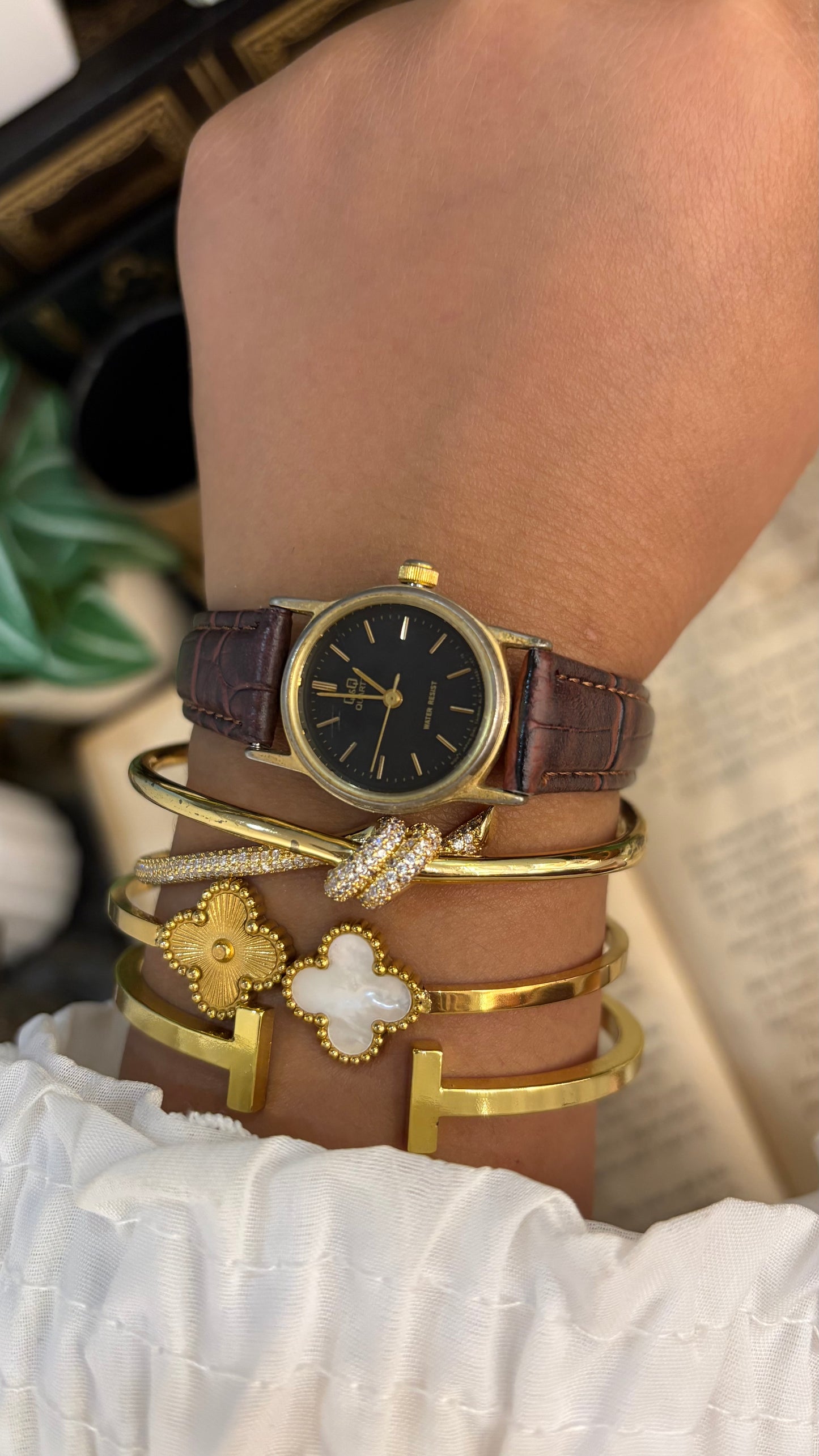 Vintage Q&Q Citizen Watch in Brown Leather Straps
