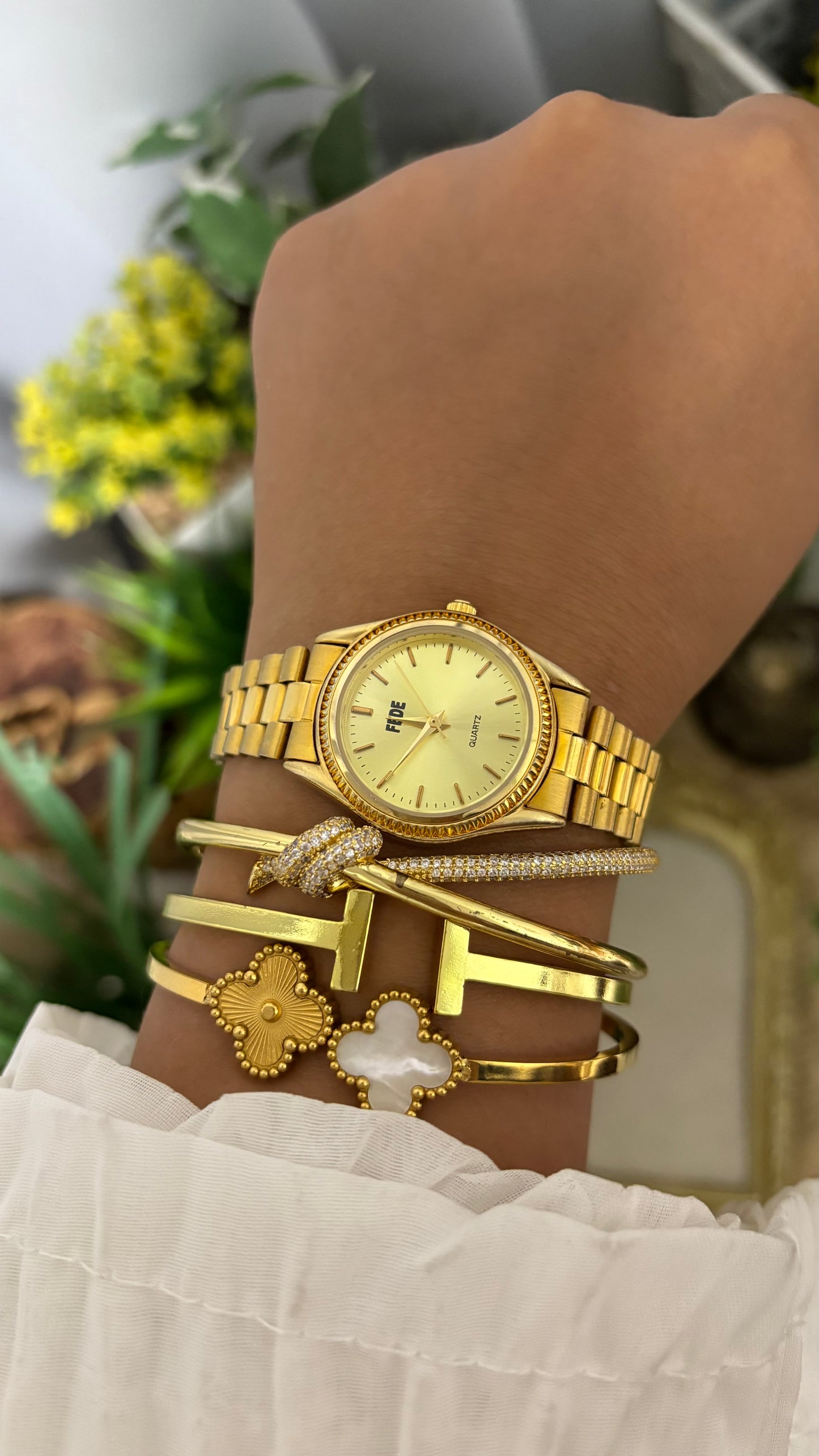 Vintage FEDE Stylish Watch in Gold Tone