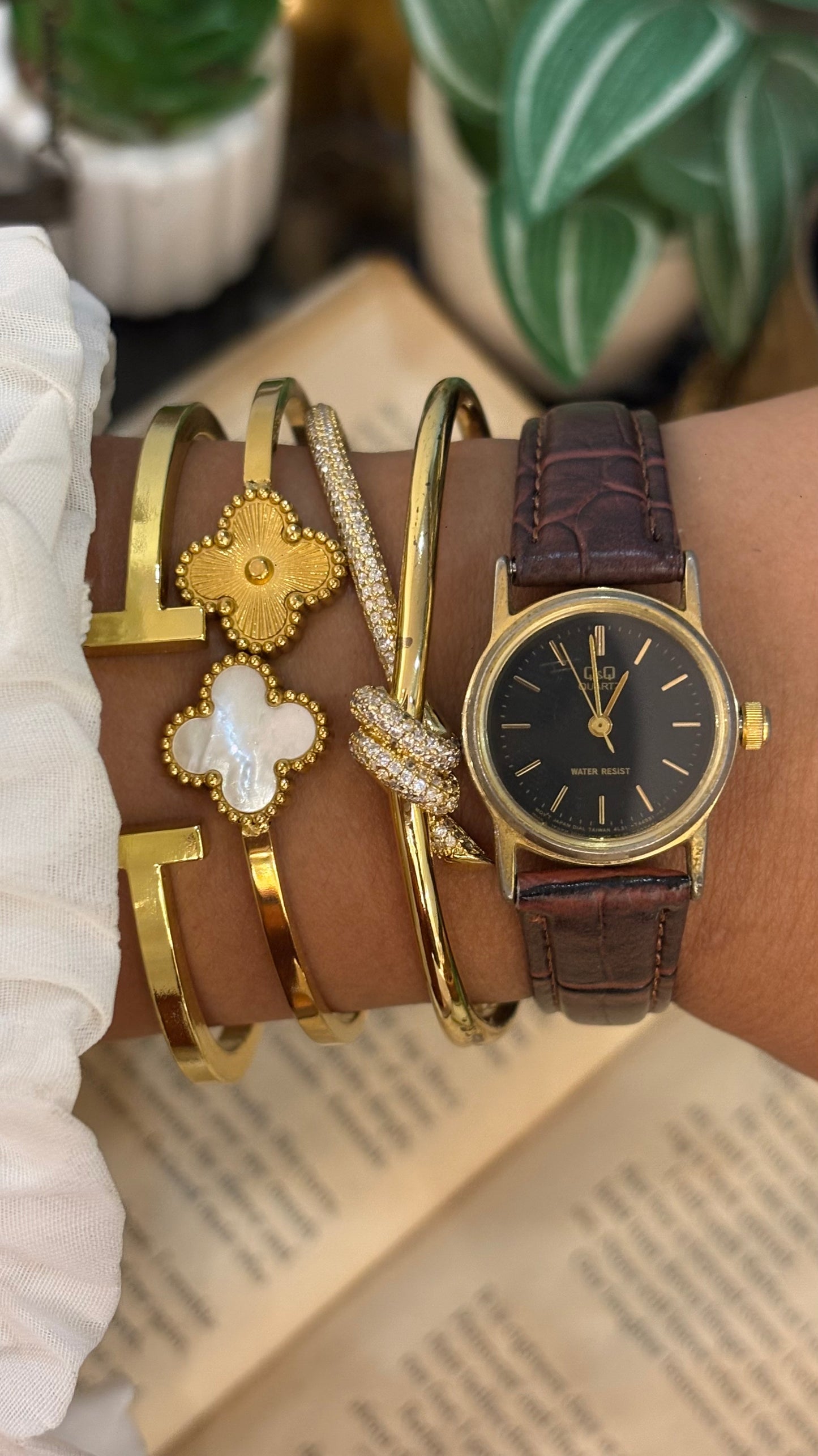 Vintage Q&Q Citizen Watch in Brown Leather Straps
