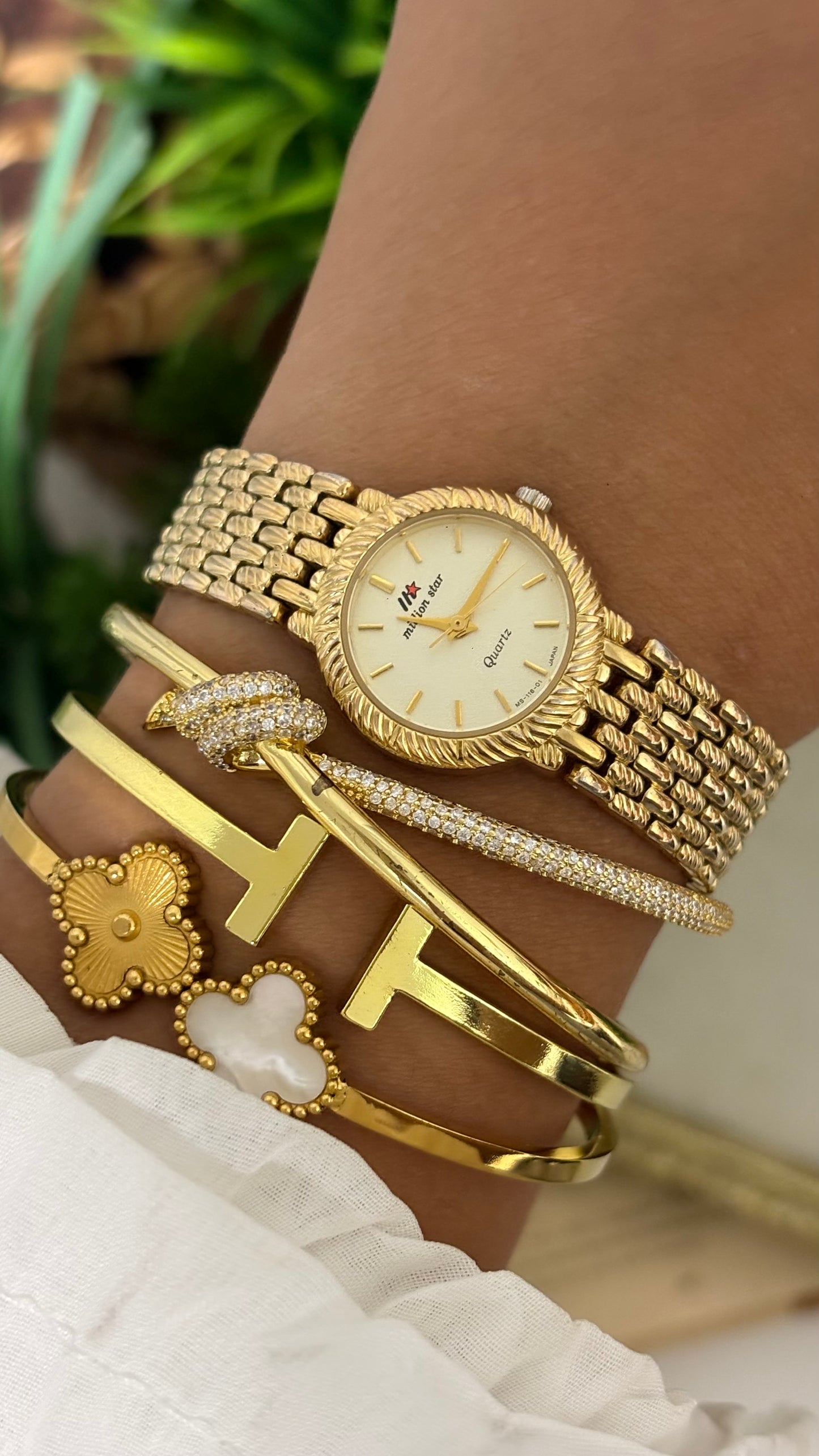 Vintage Million Star Watch in Gold Tone