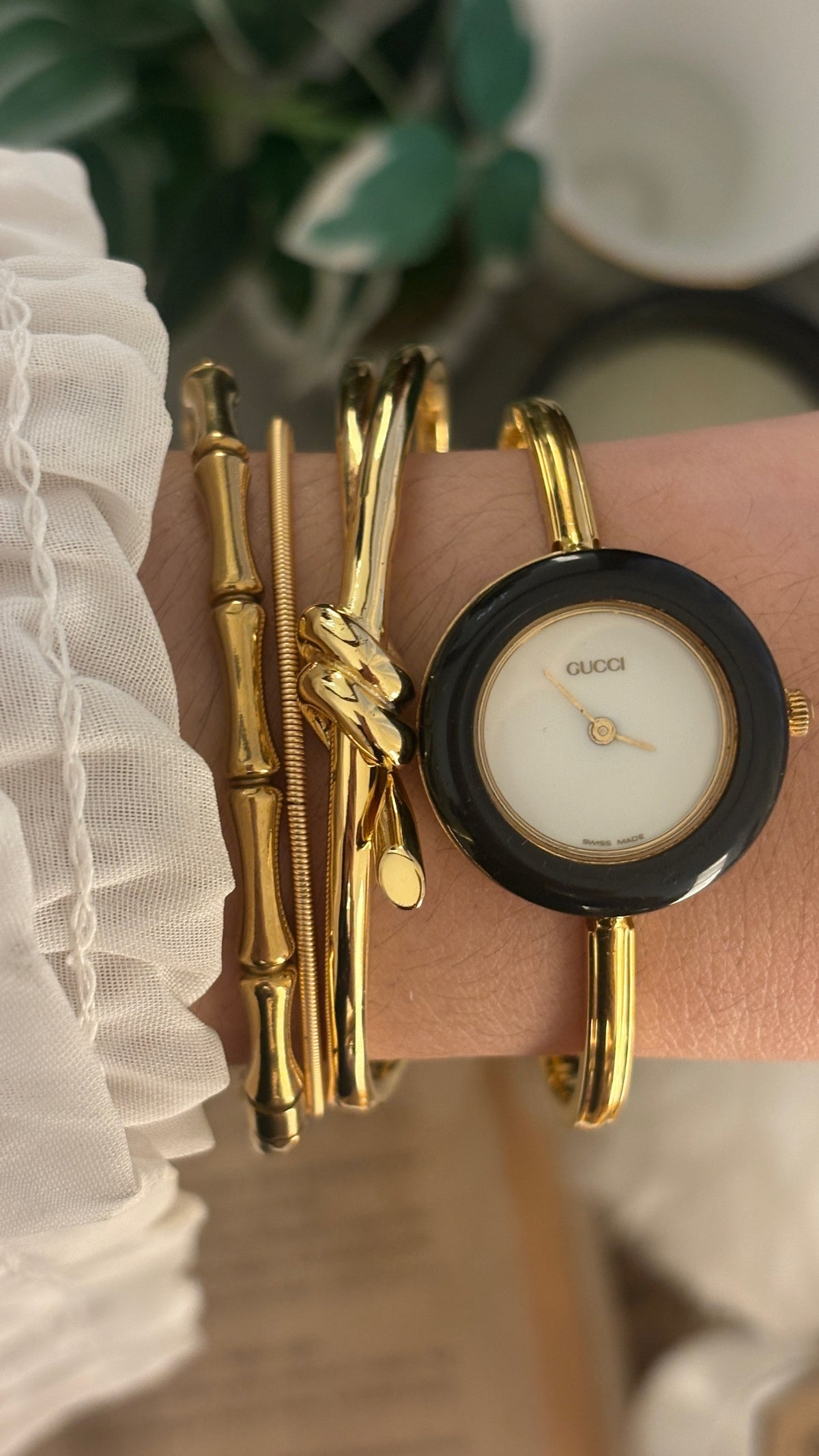 Rare Vintage Gucci Swiss Interchangeable Cherry Line Bezel Bangle Watch Set in Gold Tone Quartz