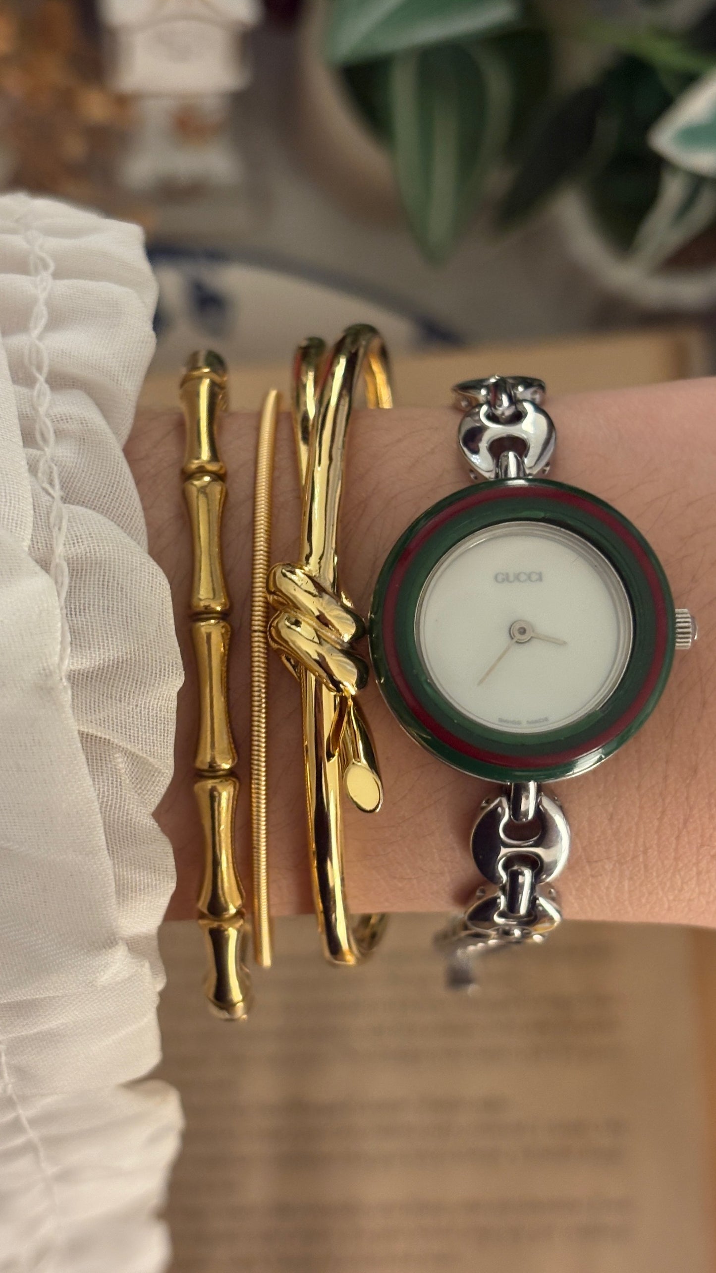 Rare Vintage Gucci Swiss Interchangeable Bezel Marina Link Watch in Silver Tone Quartz