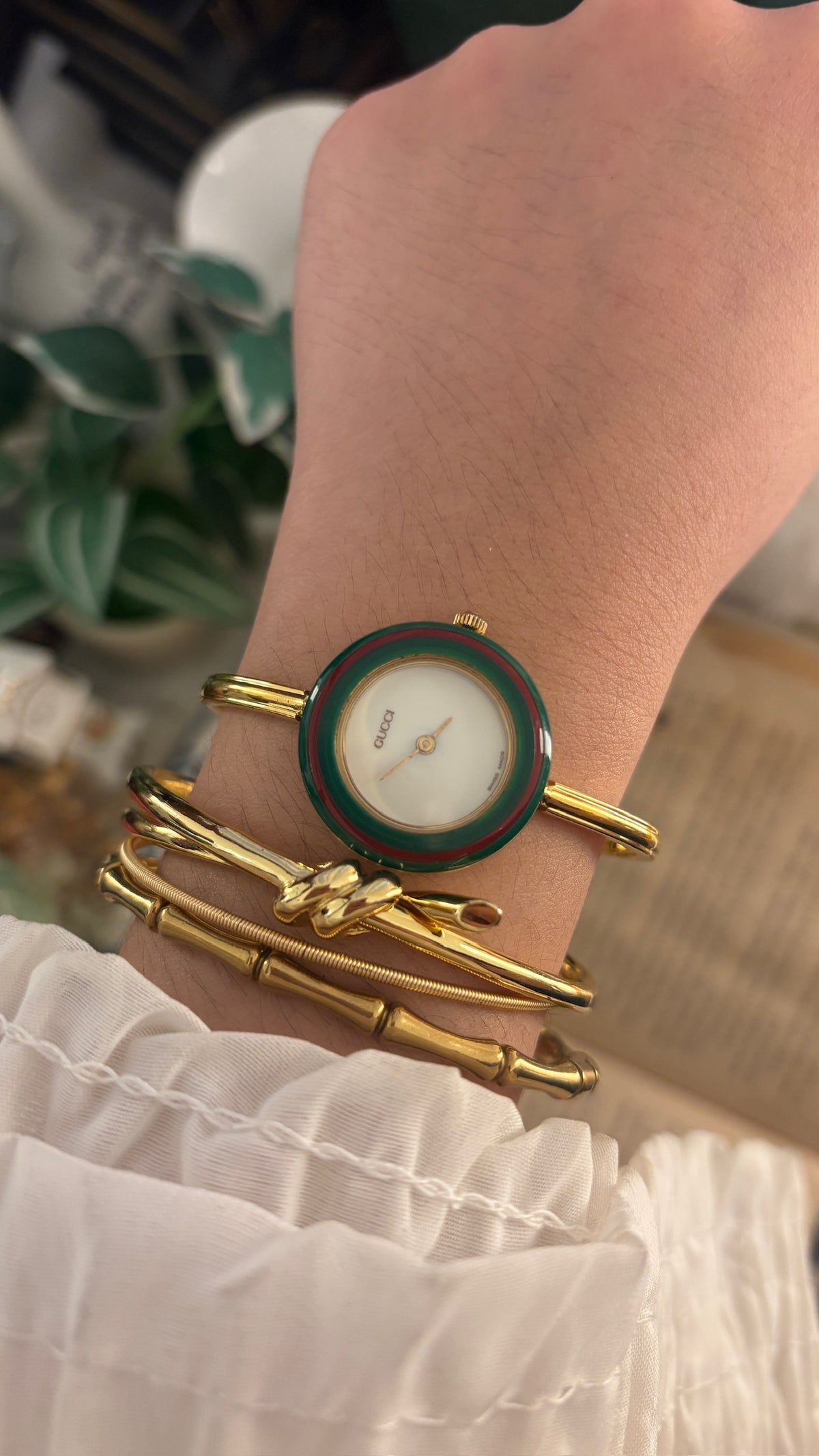 Rare Vintage Gucci Swiss Interchangeable Cherry Line Bezel Bangle Watch Set in Gold Tone Quartz