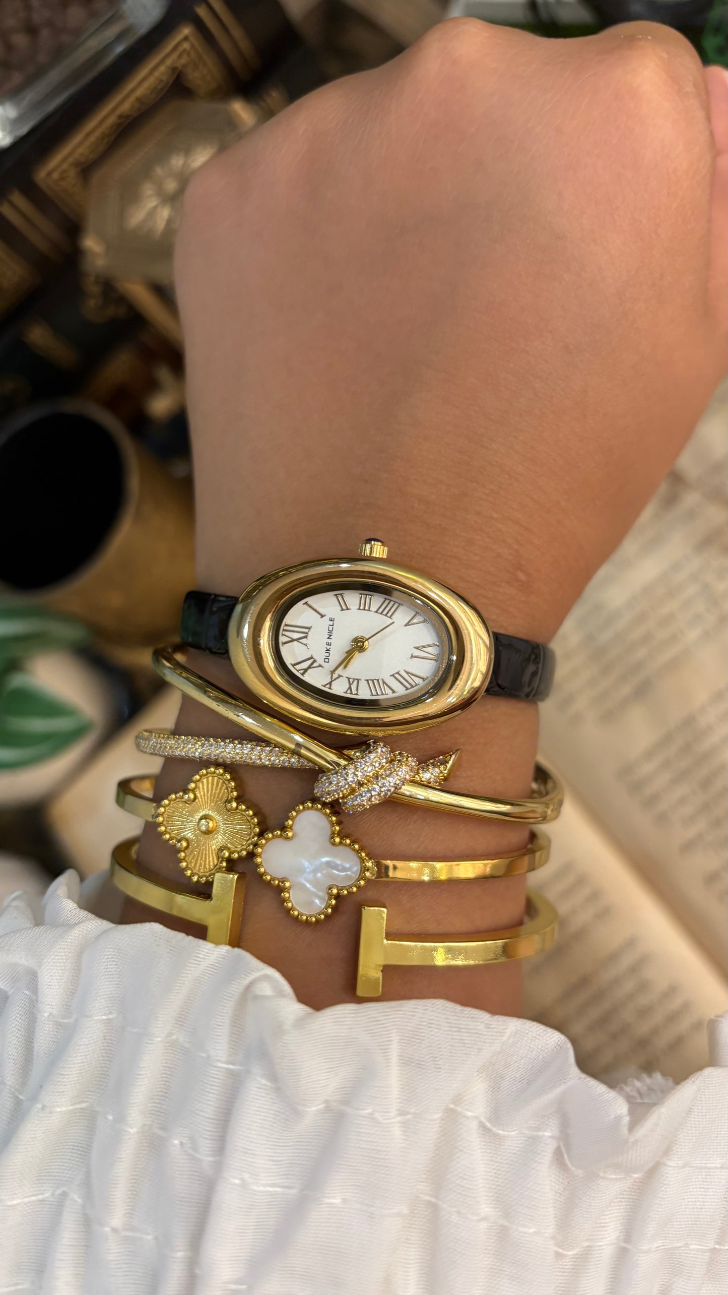 Vintage Duke Nicle Baignoire Roman Dial Watch in Black Leather Straps