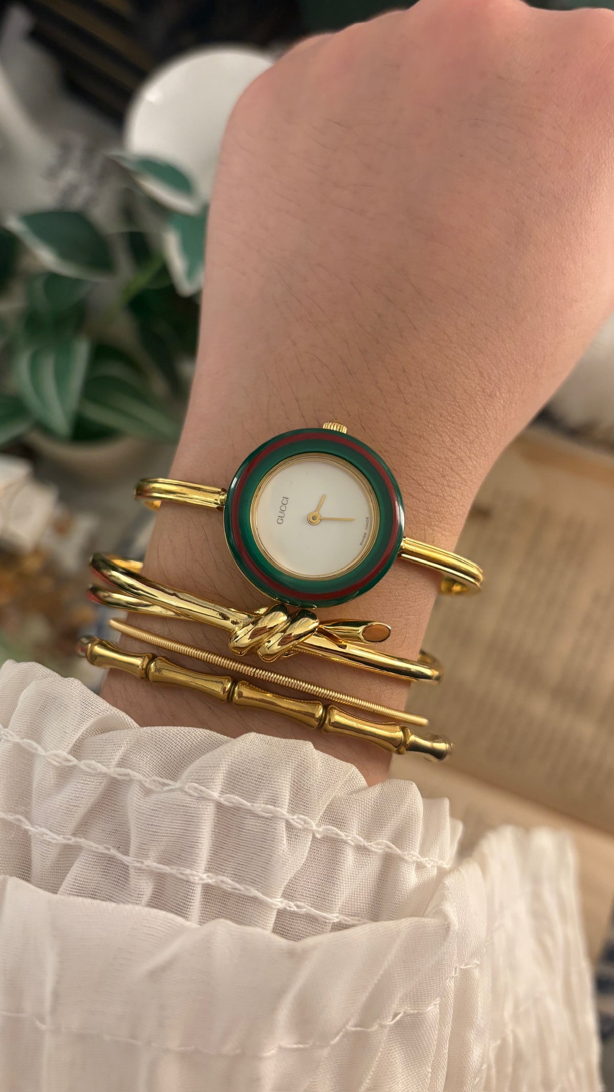 Rare Vintage Gucci Swiss Interchangeable Cherry Line Bezel Bangle Watch Set in Gold Tone Quartz
