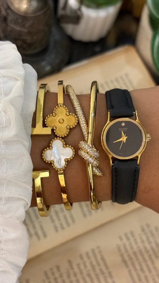 Vintage Sharp Watch in Black Leather Straps