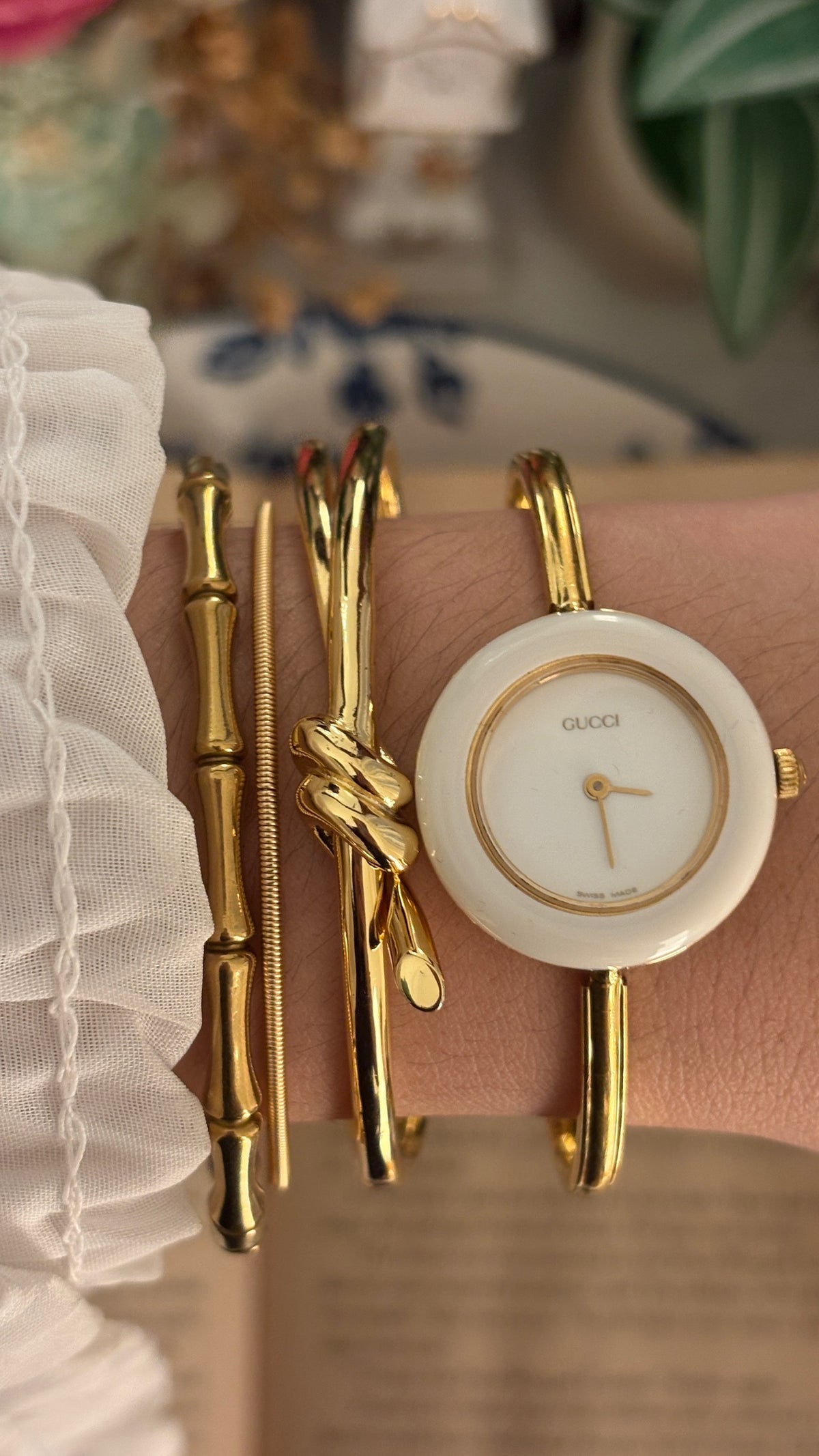 Rare Vintage Gucci Swiss Interchangeable Cherry Line Bezel Bangle Watch Set in Gold Tone Quartz