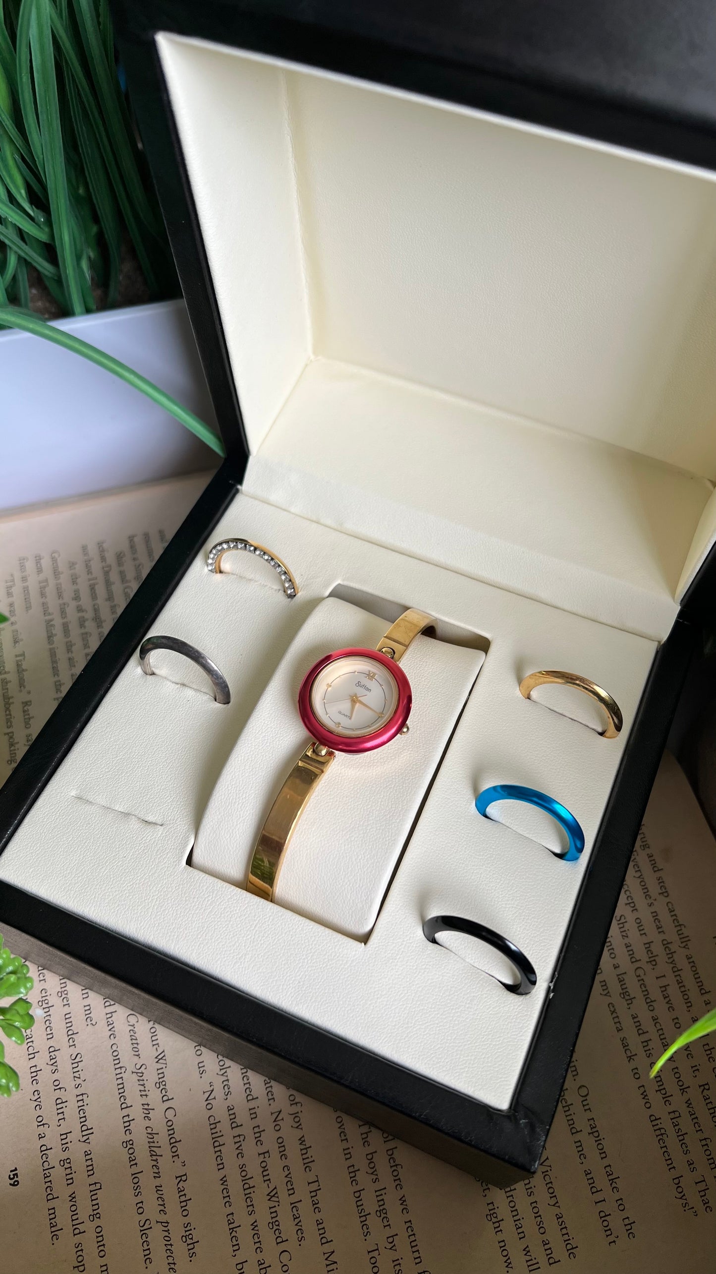 Vintage Sutton Interchangeable Bezel Set Watch in Gold Tone