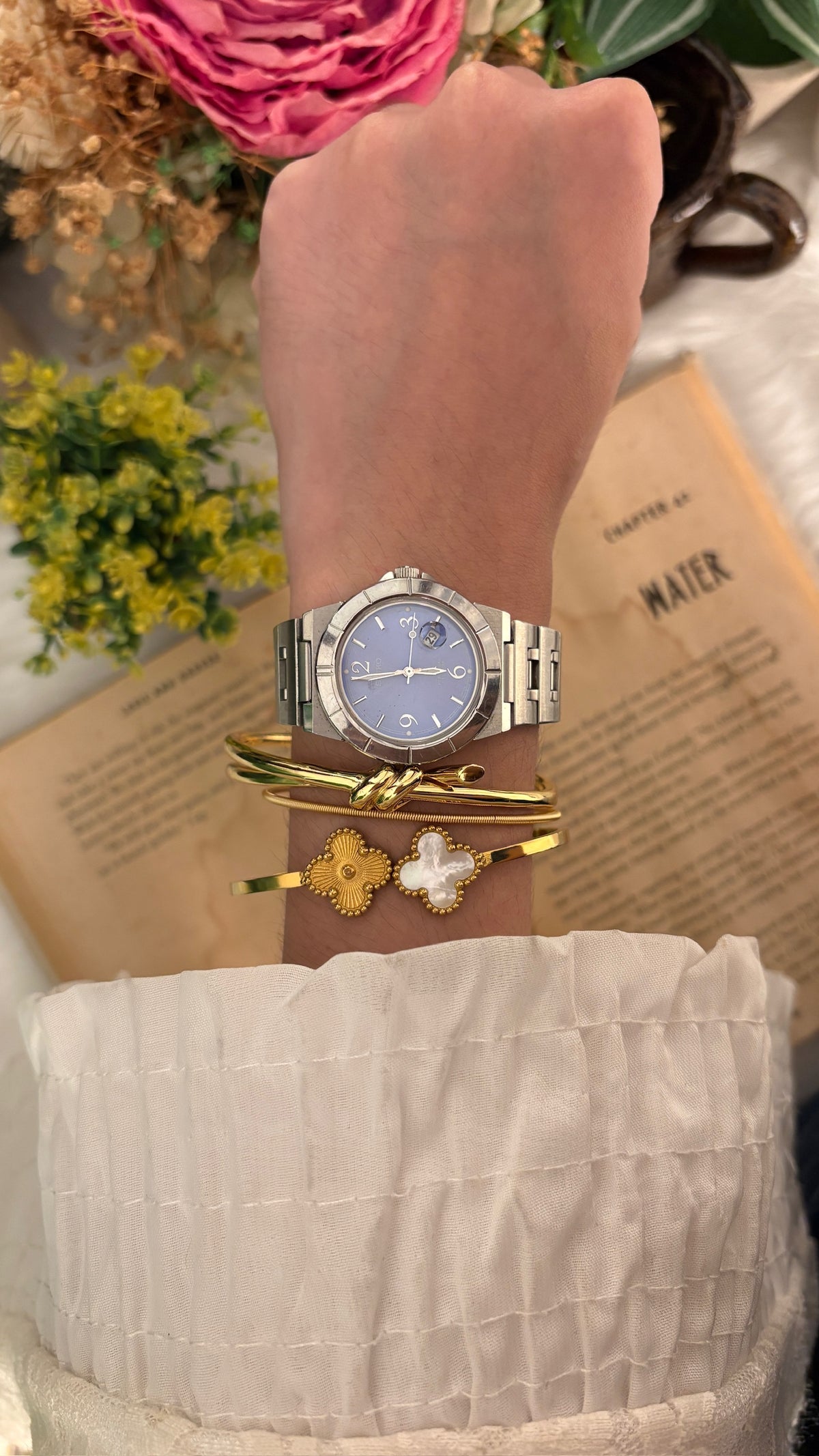 Rare Vintage Seiko Blue Dial Date Window Watch in Silver Tone Quartz