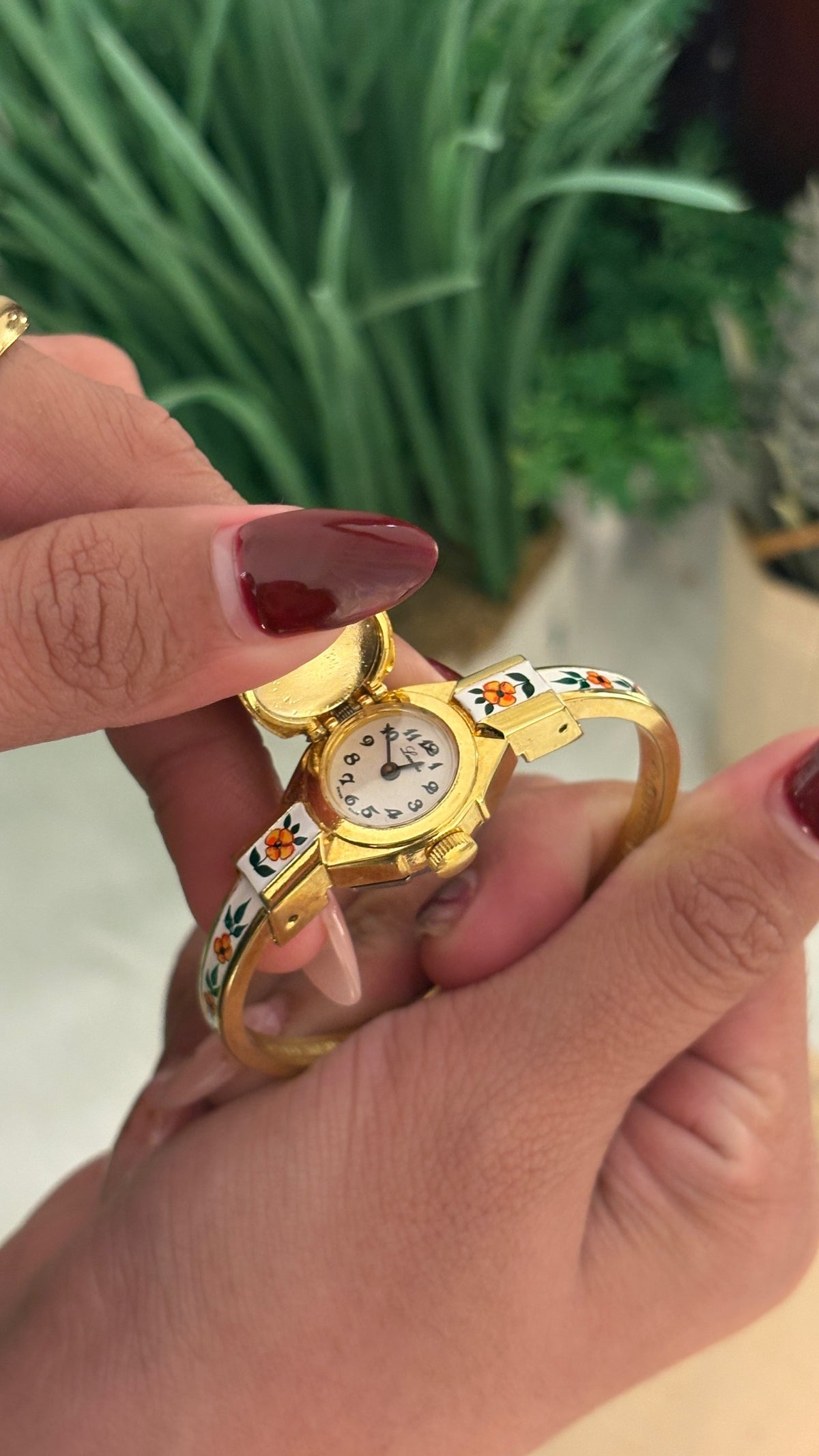 Rare Vintage Lamue Swiss White Peekaboo Watch in Gold Tone Quartz