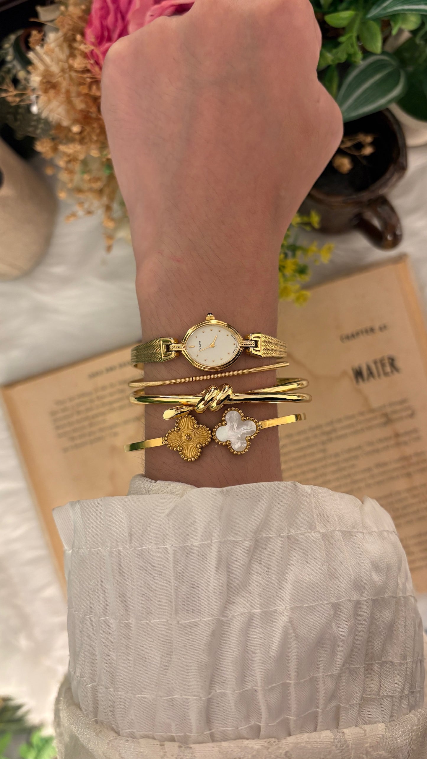 Rare Dainty Vintage Citizen Sylph Dress Watch in Gold Tone Quartz