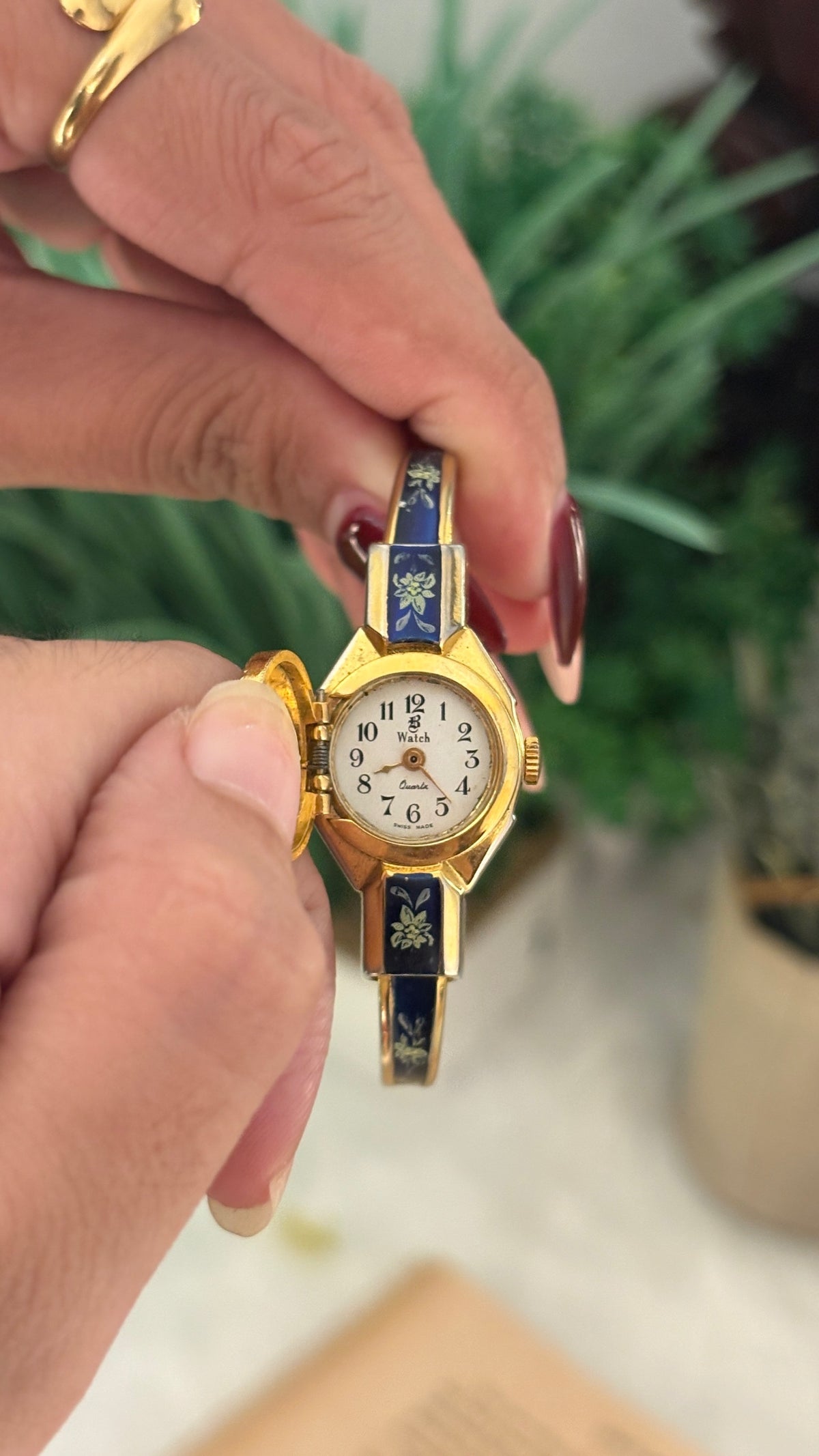 Rare Vintage B Swiss Peekaboo Watch in Gold Tone Quartz