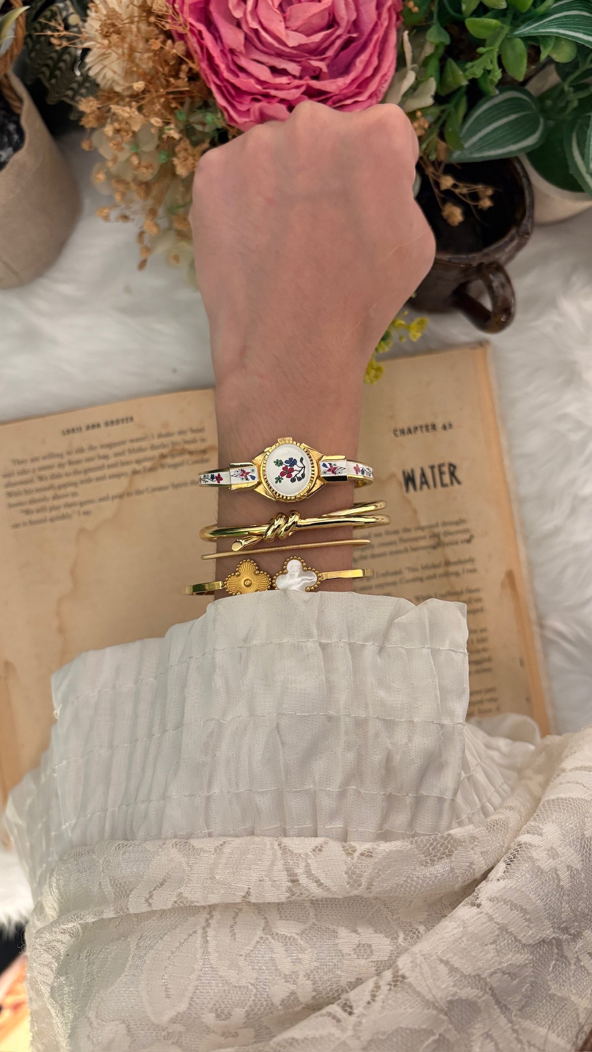 Rare Vintage Hanowa Swiss White Peekaboo Watch in Gold Tone Quartz