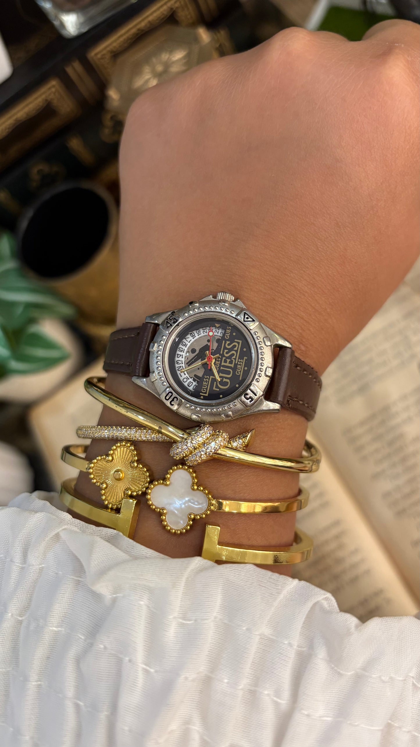 Vintage Guess Watch in Brown Leather Straps Rotating Bezel